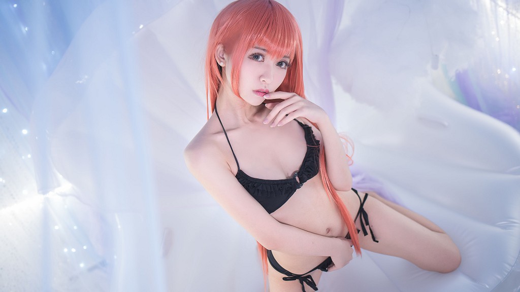 Eel Fish Fei'er "Azur Lane + Qipao + Red-Haired Witch" [Cosplay Beauty] Photobook [34P
