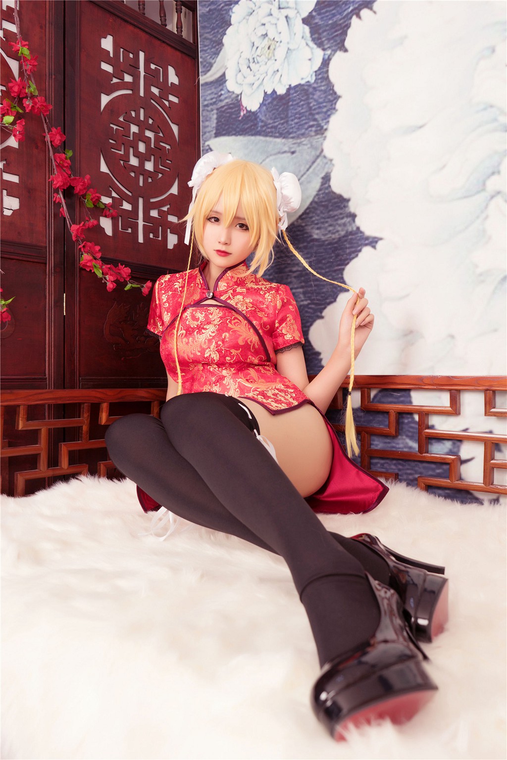 Phong Chi Linh Vực] NO.164 Áo Qipao Đỏ Tất Đen COS - Bộ sưu tập ảnh [40 trang
