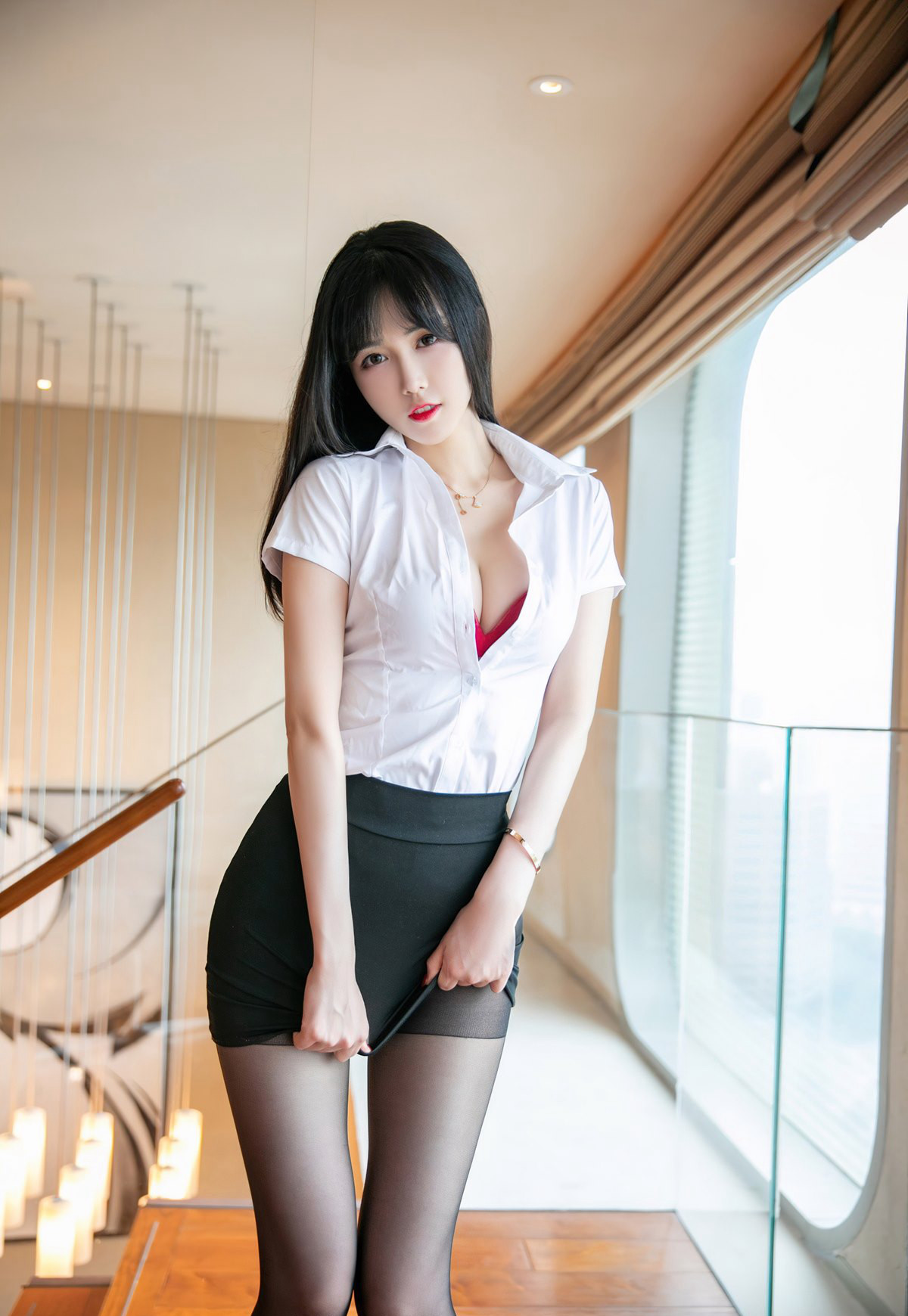 สุดยอดขายาวเย้ายวนถุงน่องดำไร้ชุดชั้นในเซ็กซี่อกเปลือยเย้ายวนชุดเลขานุการล่อหลอกโรงแรมหรูท่าทางเย้ายวน