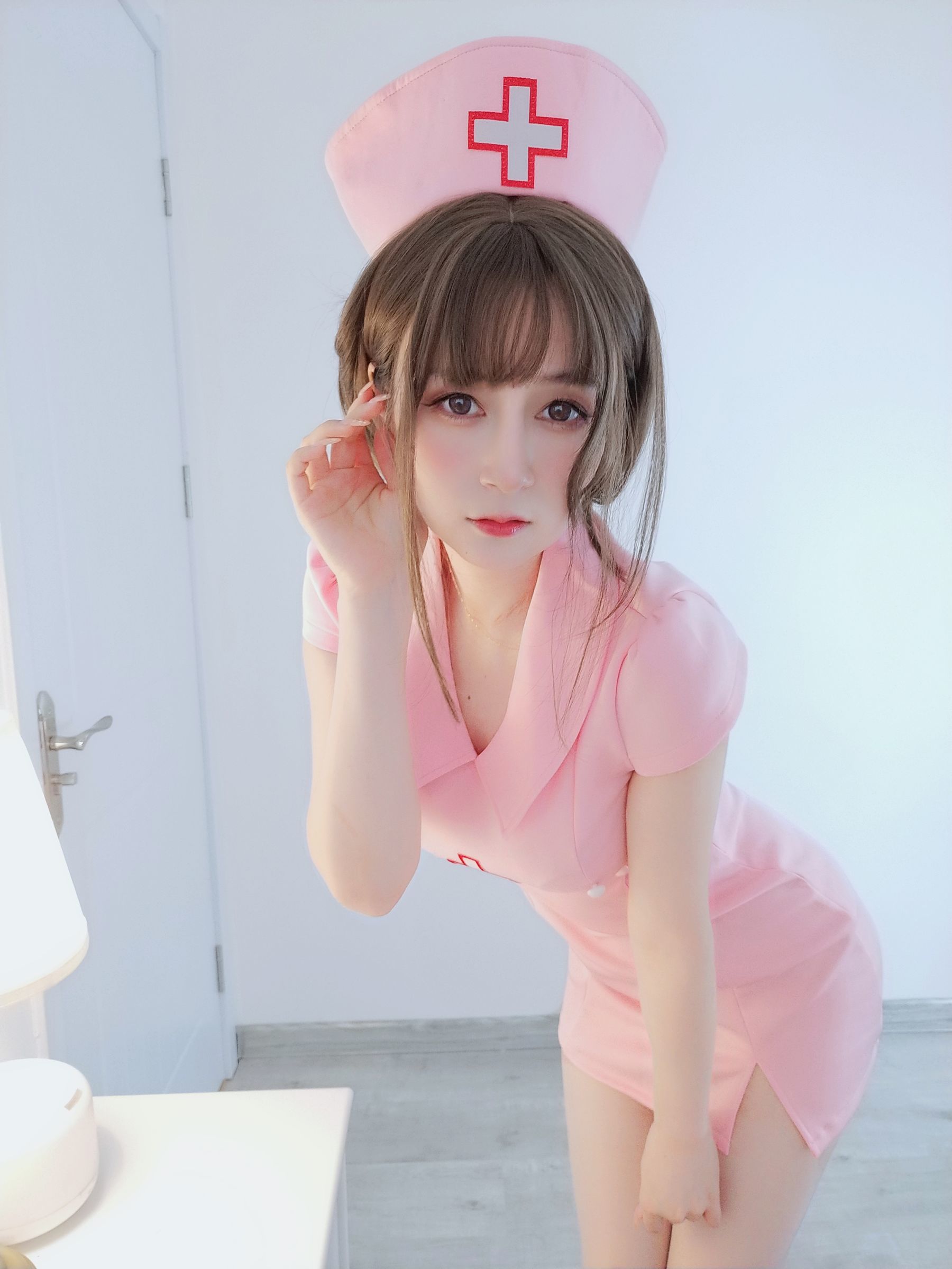 [网红COS] Coser小姐姐白银 - 夜间的私人护士