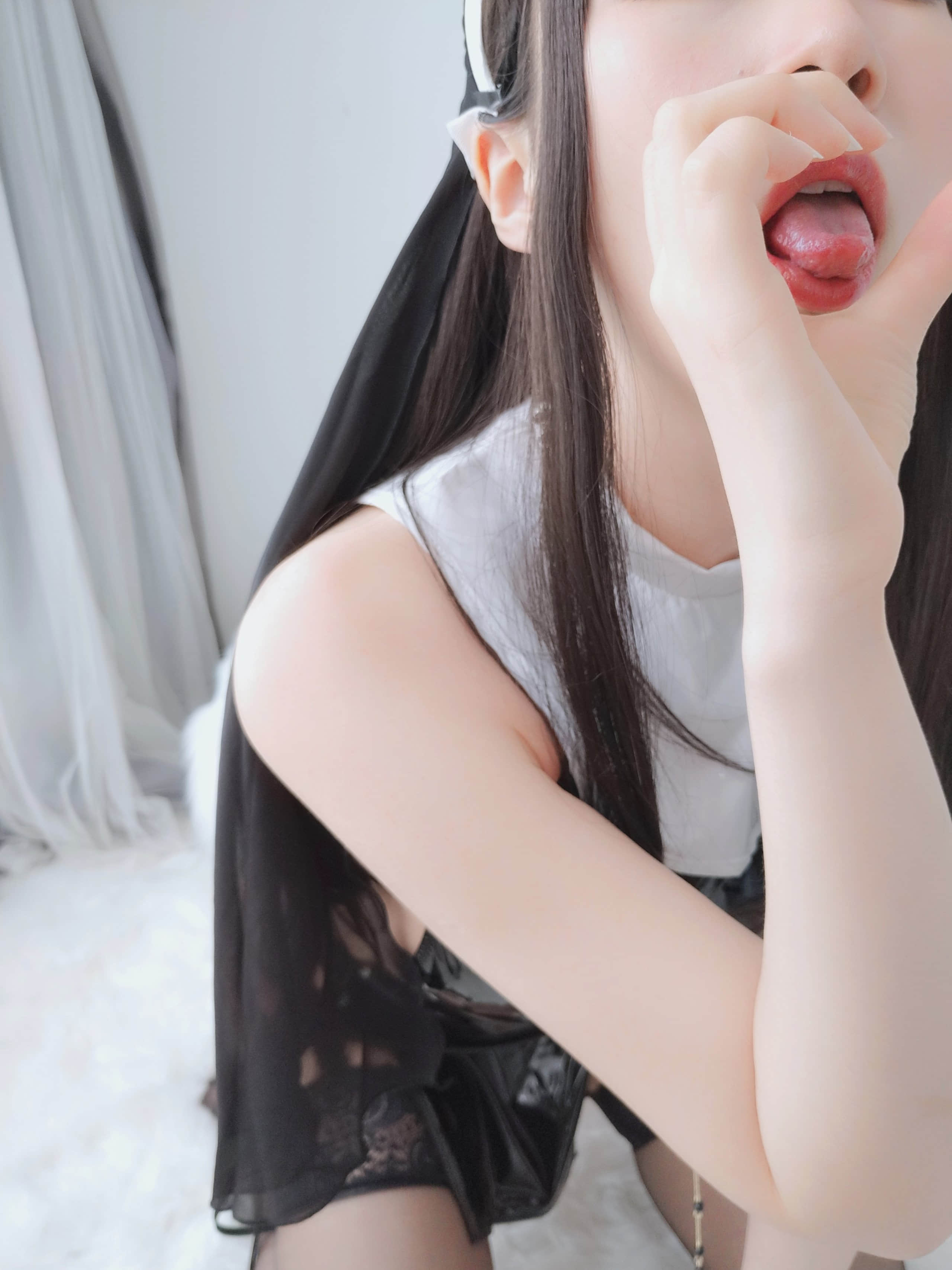 白銀81-自拍 Vol.32 皮衣修女