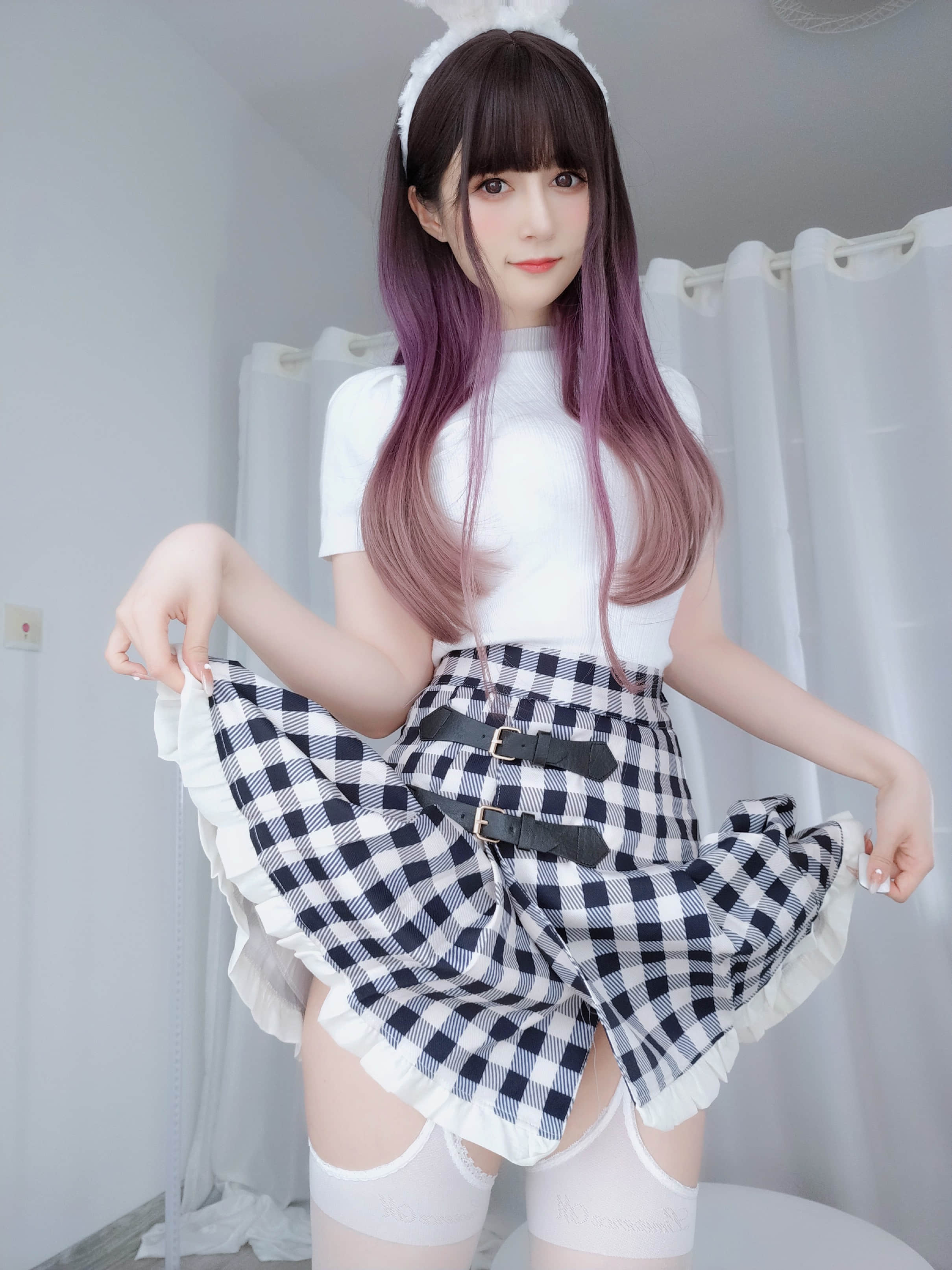 Coser ไบ้ยิน81 เล่ม 85: เซลฟี่