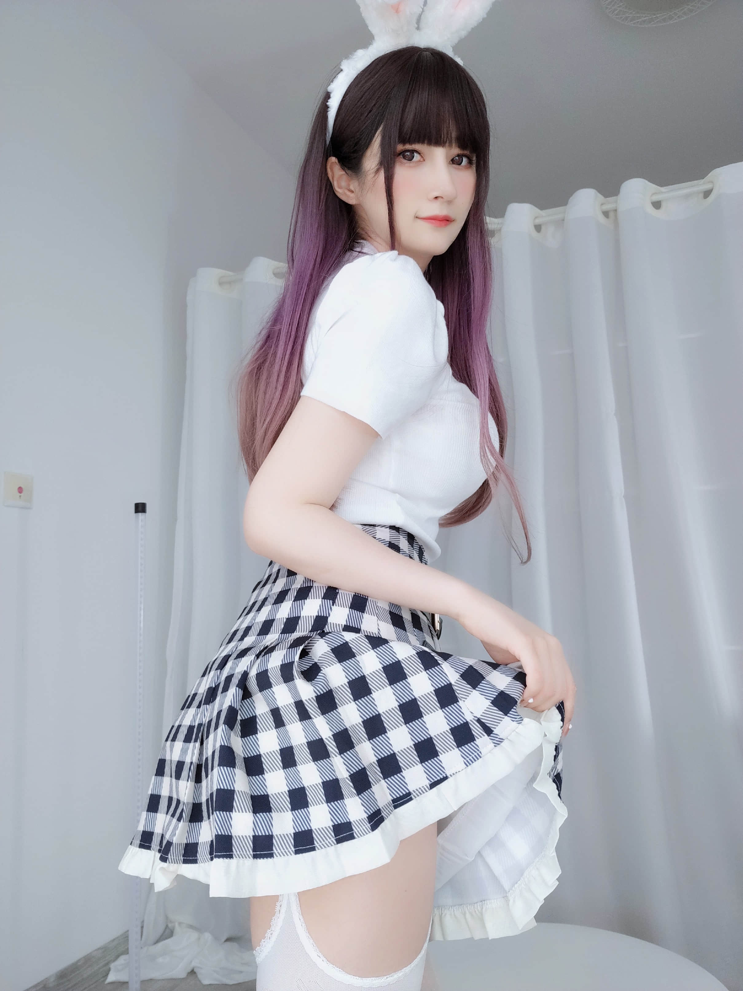 Coser ไบ้ยิน81 เล่ม 85: เซลฟี่