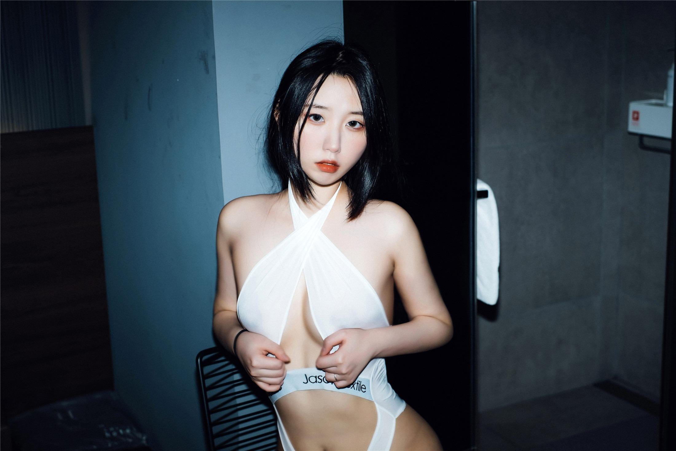 문 나이트 스냅] 담 - 컴백 80P