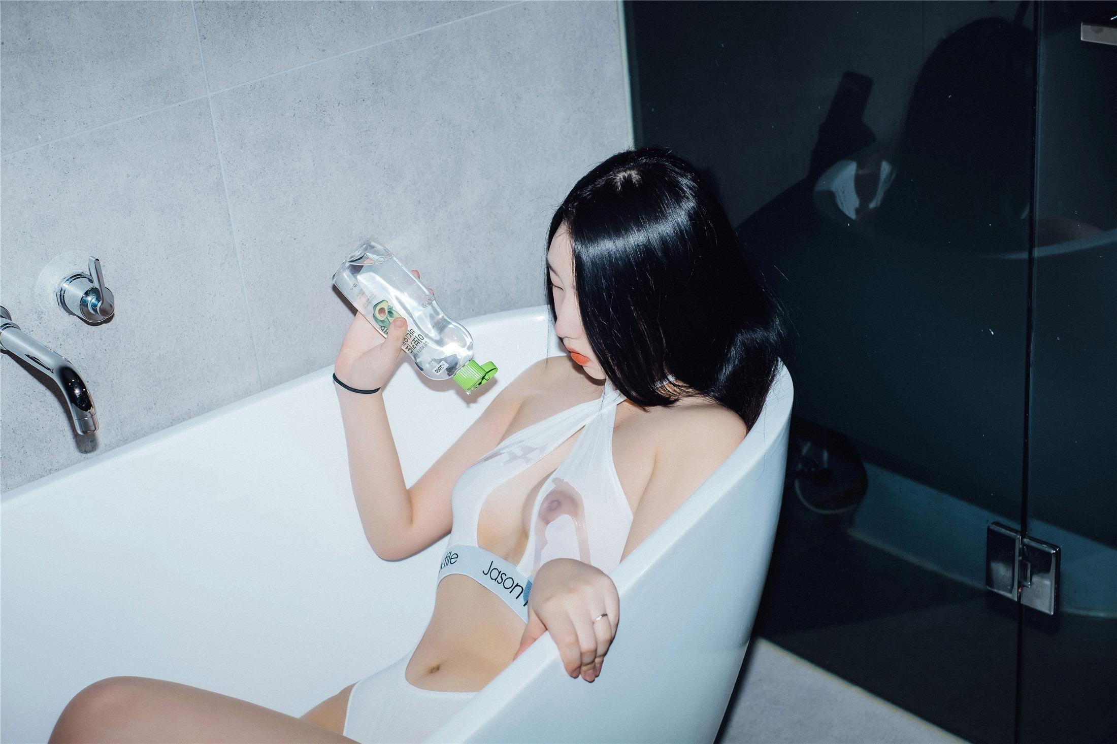 문 나이트 스냅] 담 - 컴백 80P