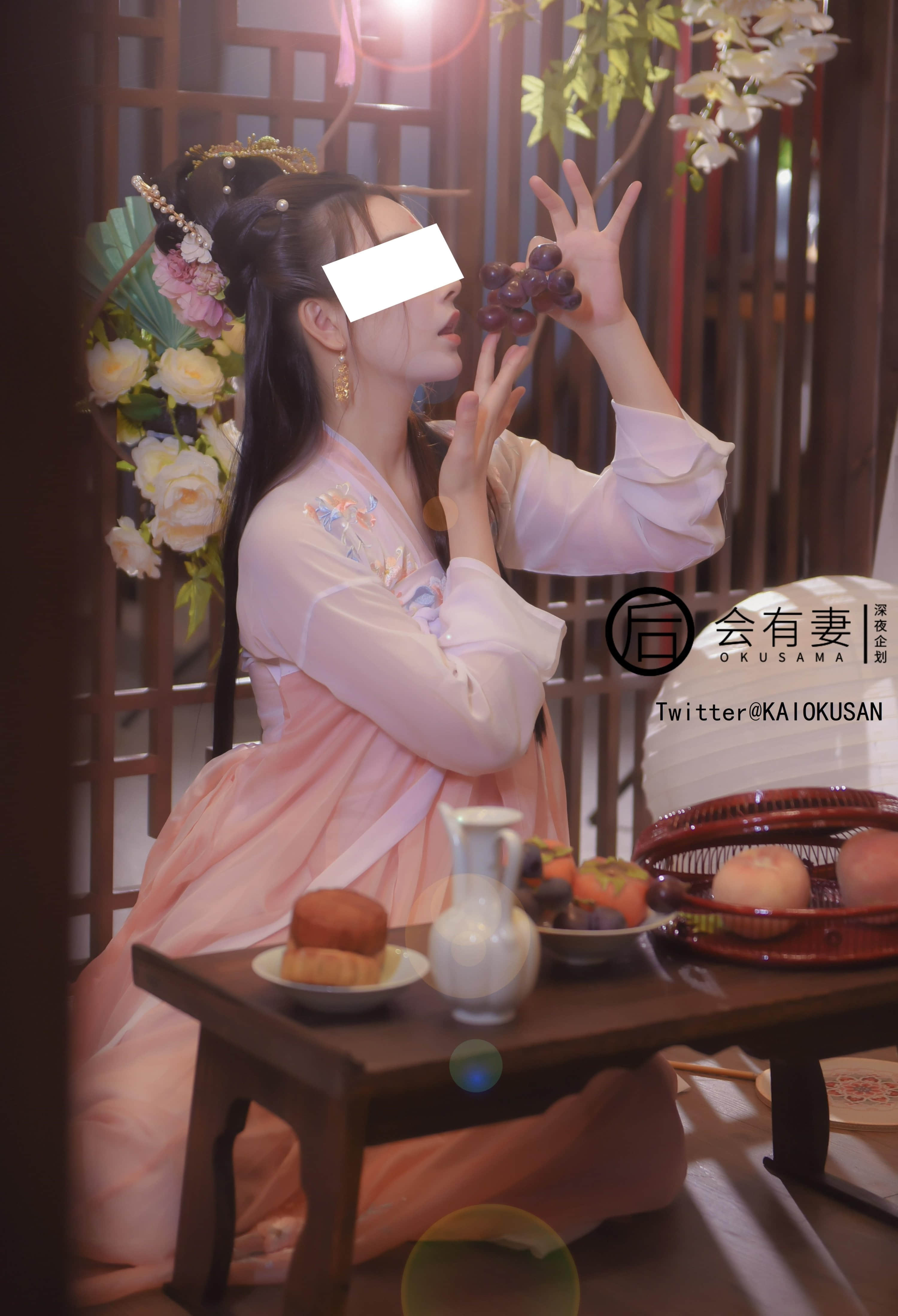 There will be a wife - The Chang'e fairy of the Guanghan Palace masturbates in emptiness.