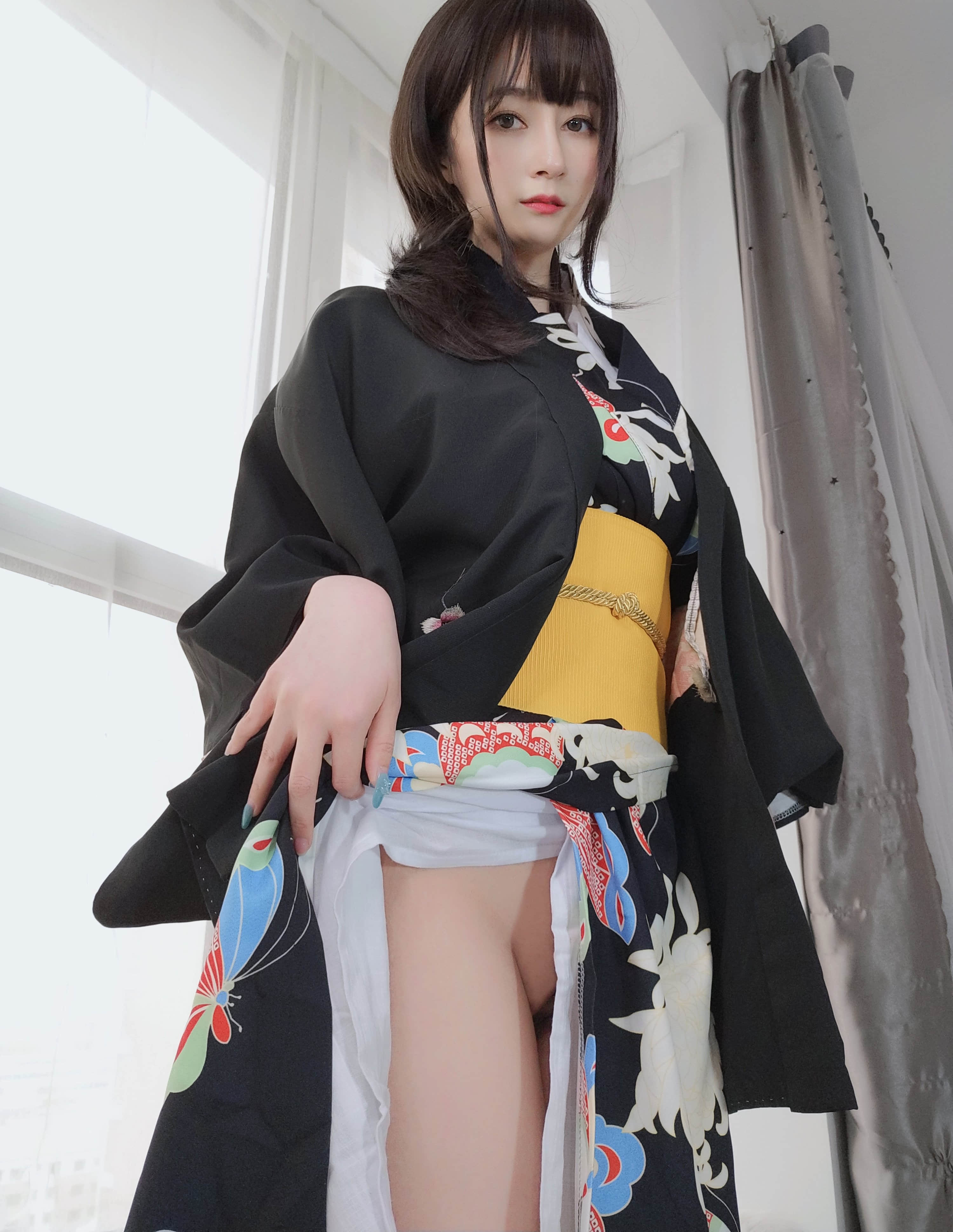 白銀81 - 和服の下の秘密 + 2V