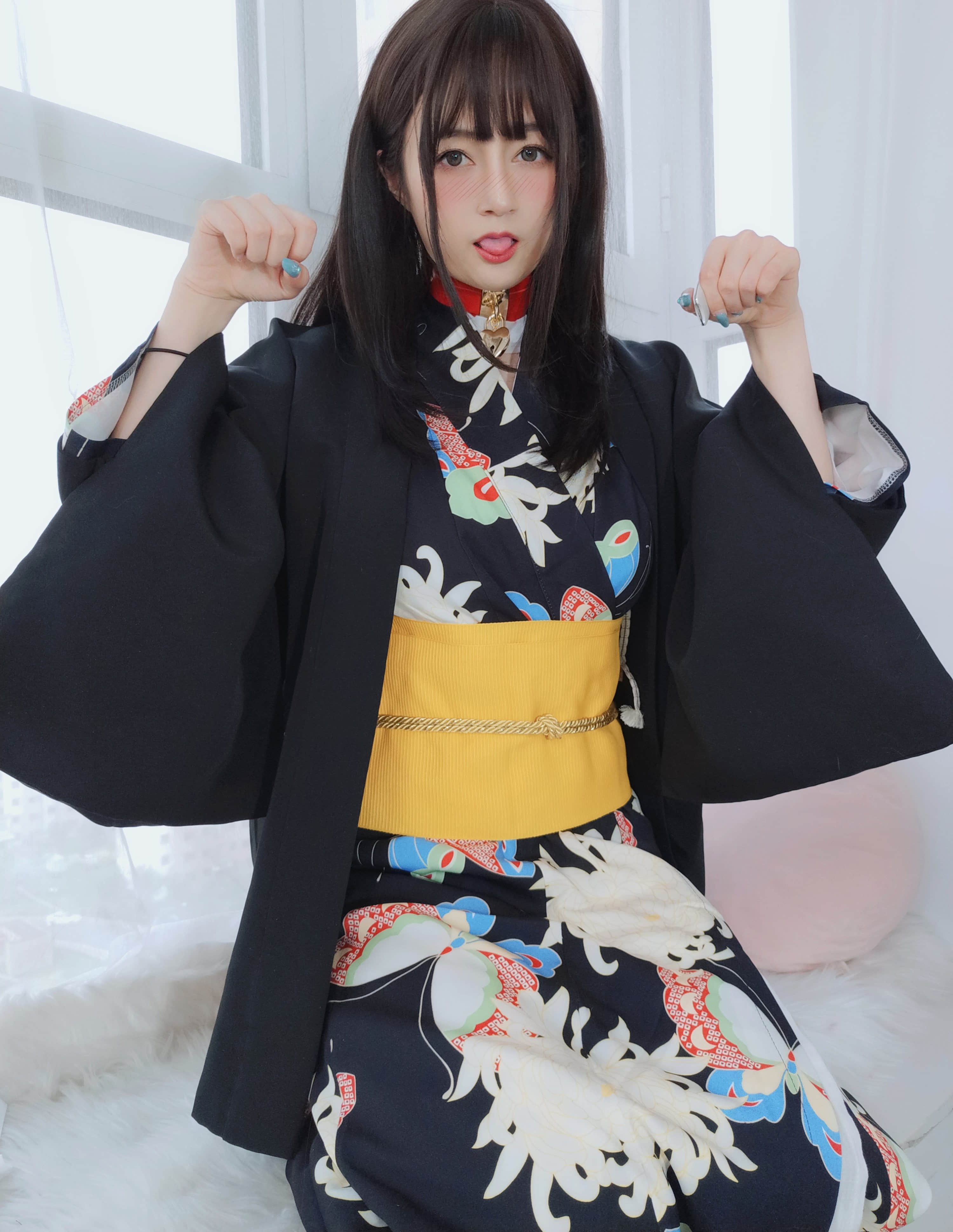 白銀81 - 和服の下の秘密 + 2V