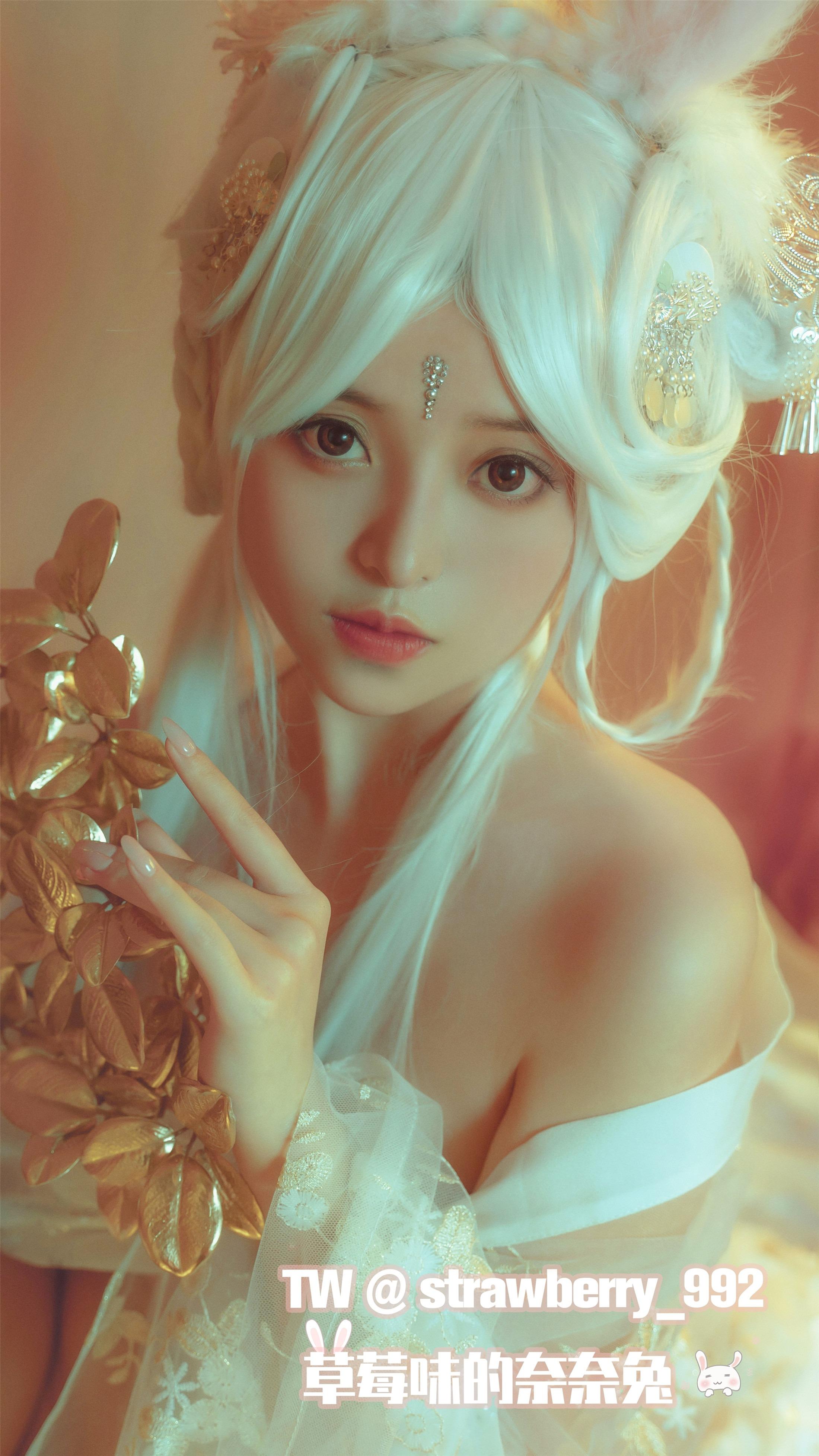 草莓味的奈奈兔 – 幻之典雅兔 31P