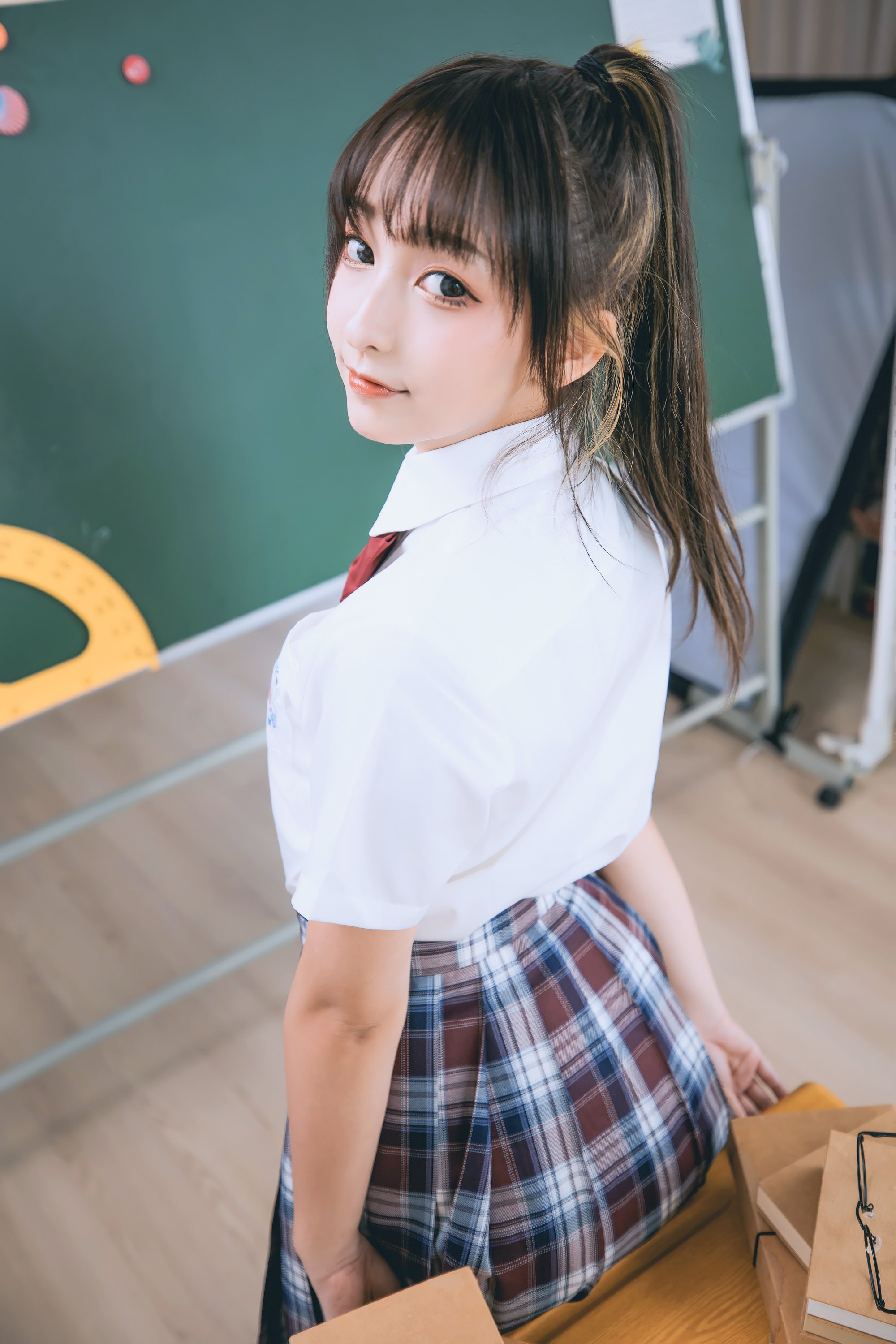 Kagurazaka Mafuyu Vol.033: Số Chi Ca