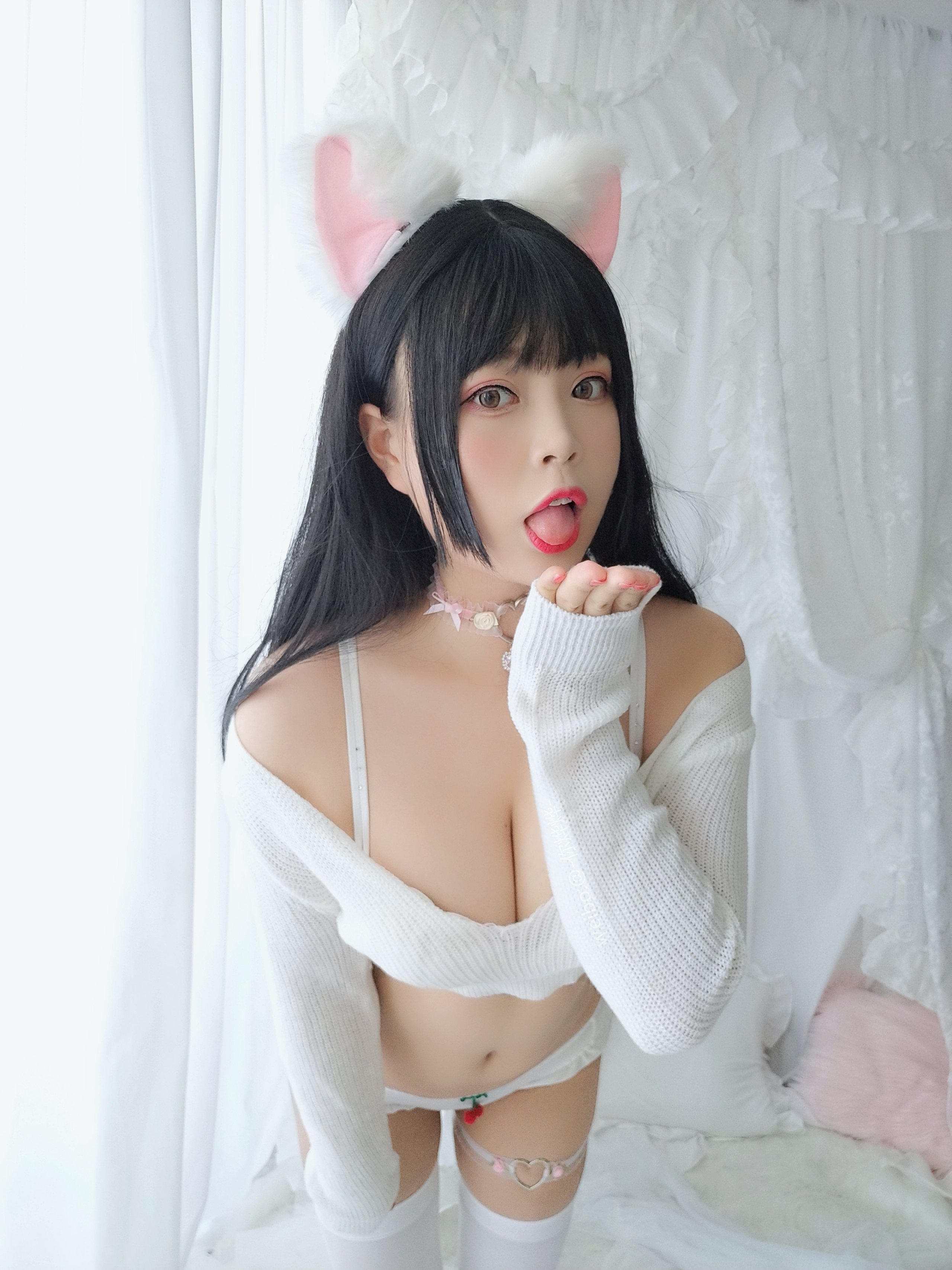 백예 - - 작은 고양이