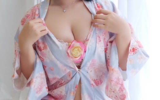 ไป่เย่ - ดอกไม้ และ เหล้า และ สาวน้อย