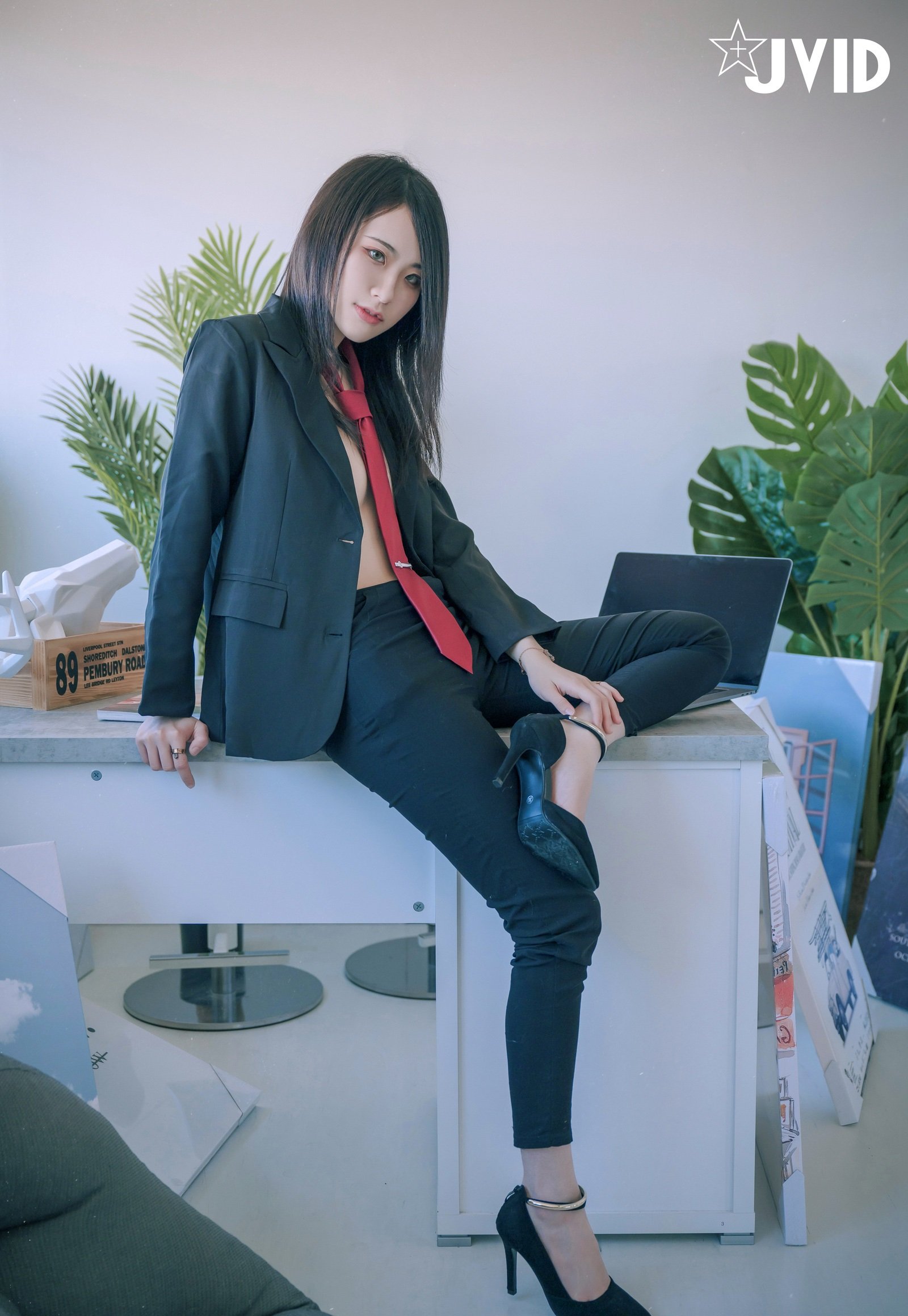 LetheKhaos - Nhật ký thực tập sinh gợi cảm khỏa thân đến làm việc (P)
