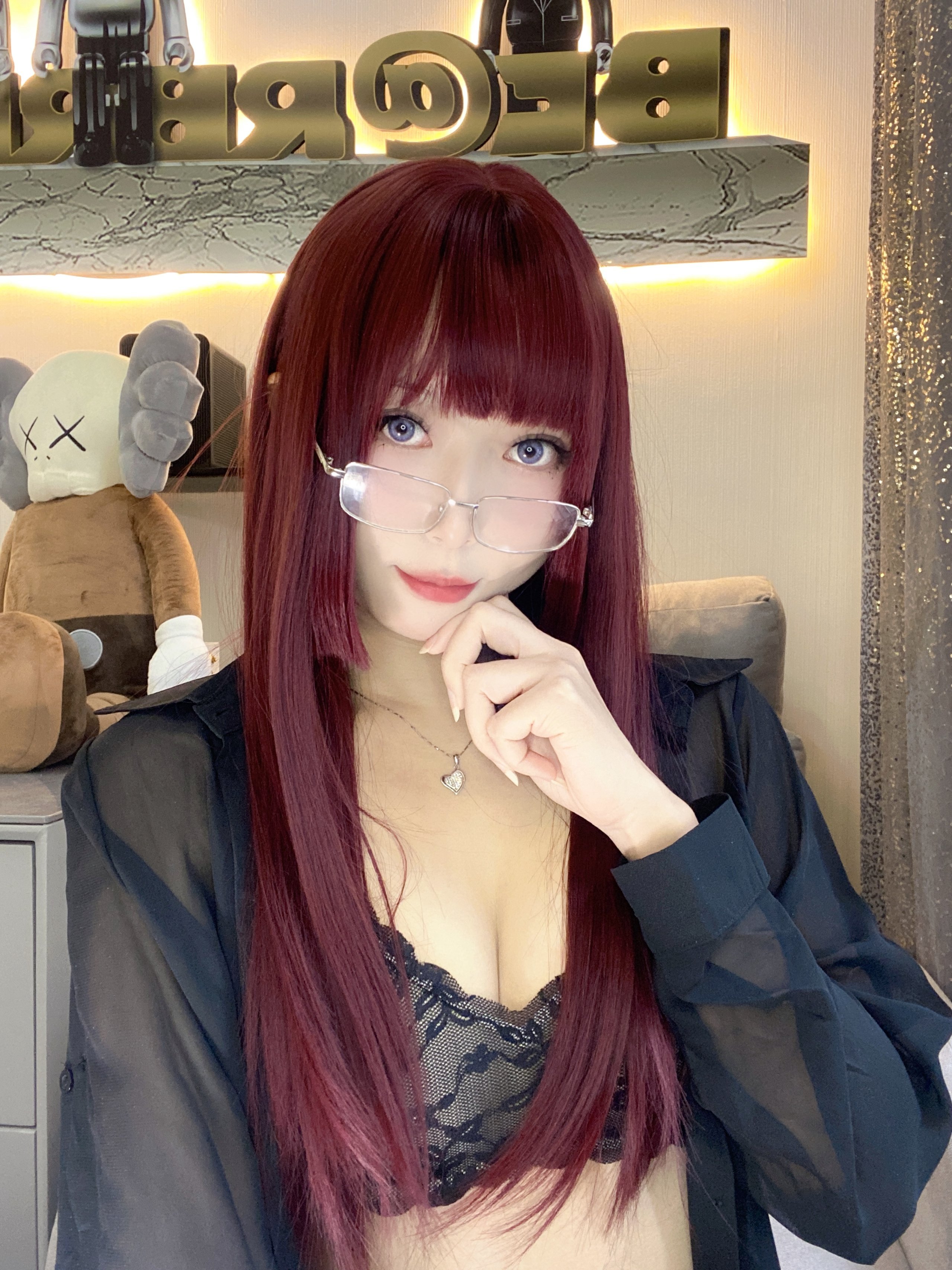 マネー冷冷——黒シャツ