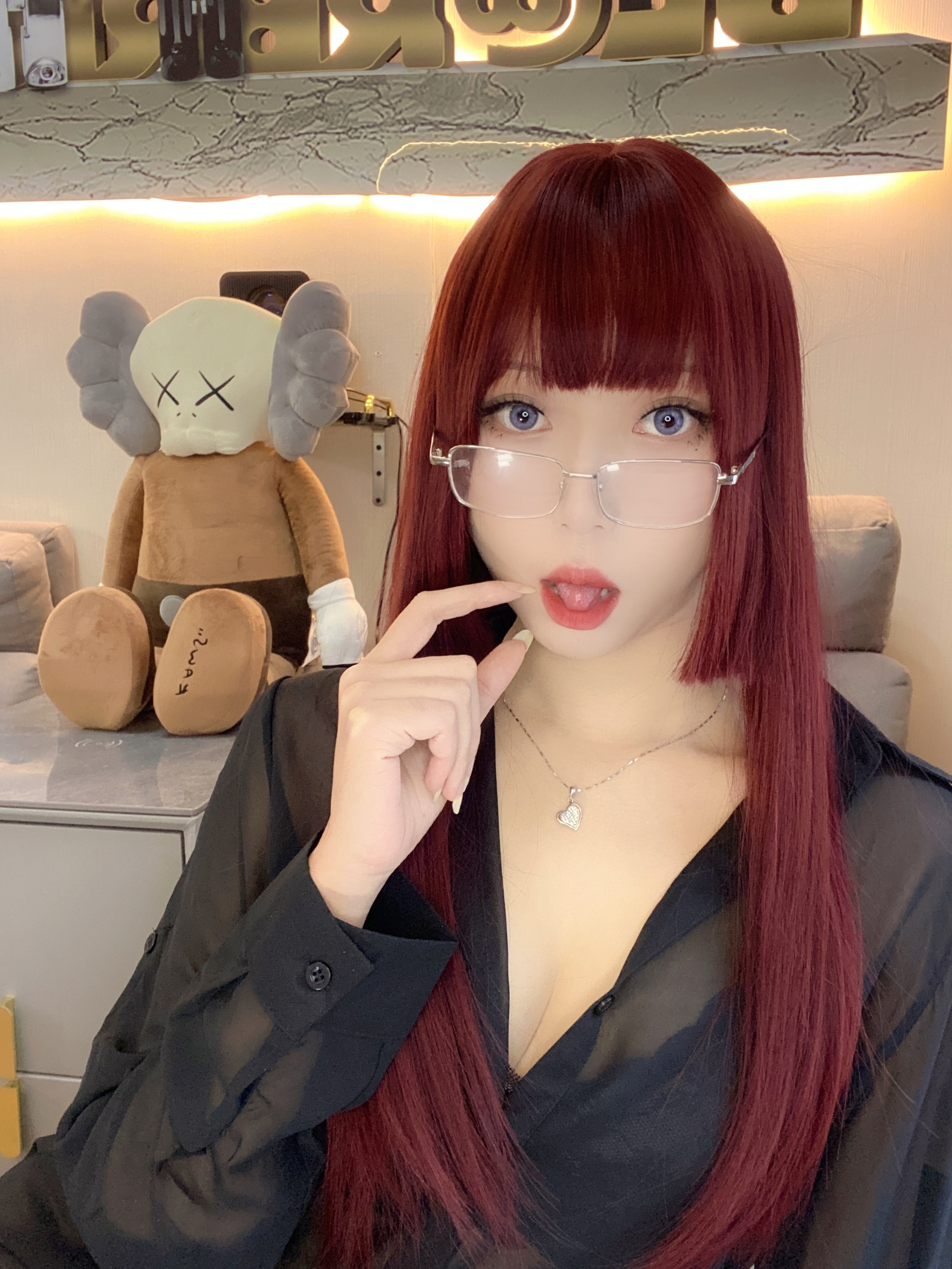 マネー冷冷——黒シャツ