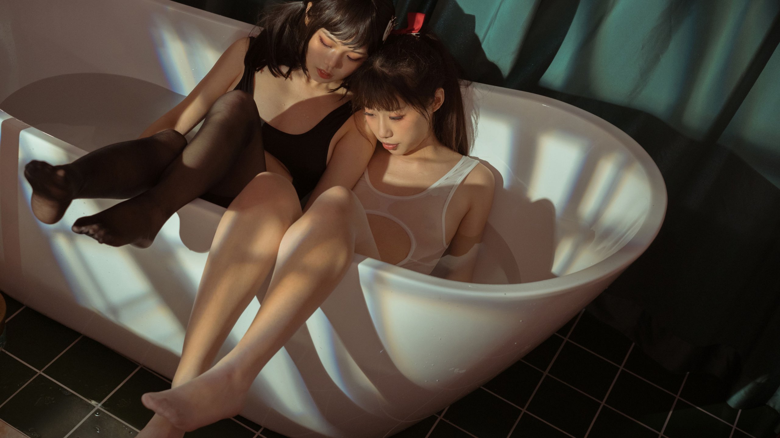 [七月喵子] 黑白双人浴缸