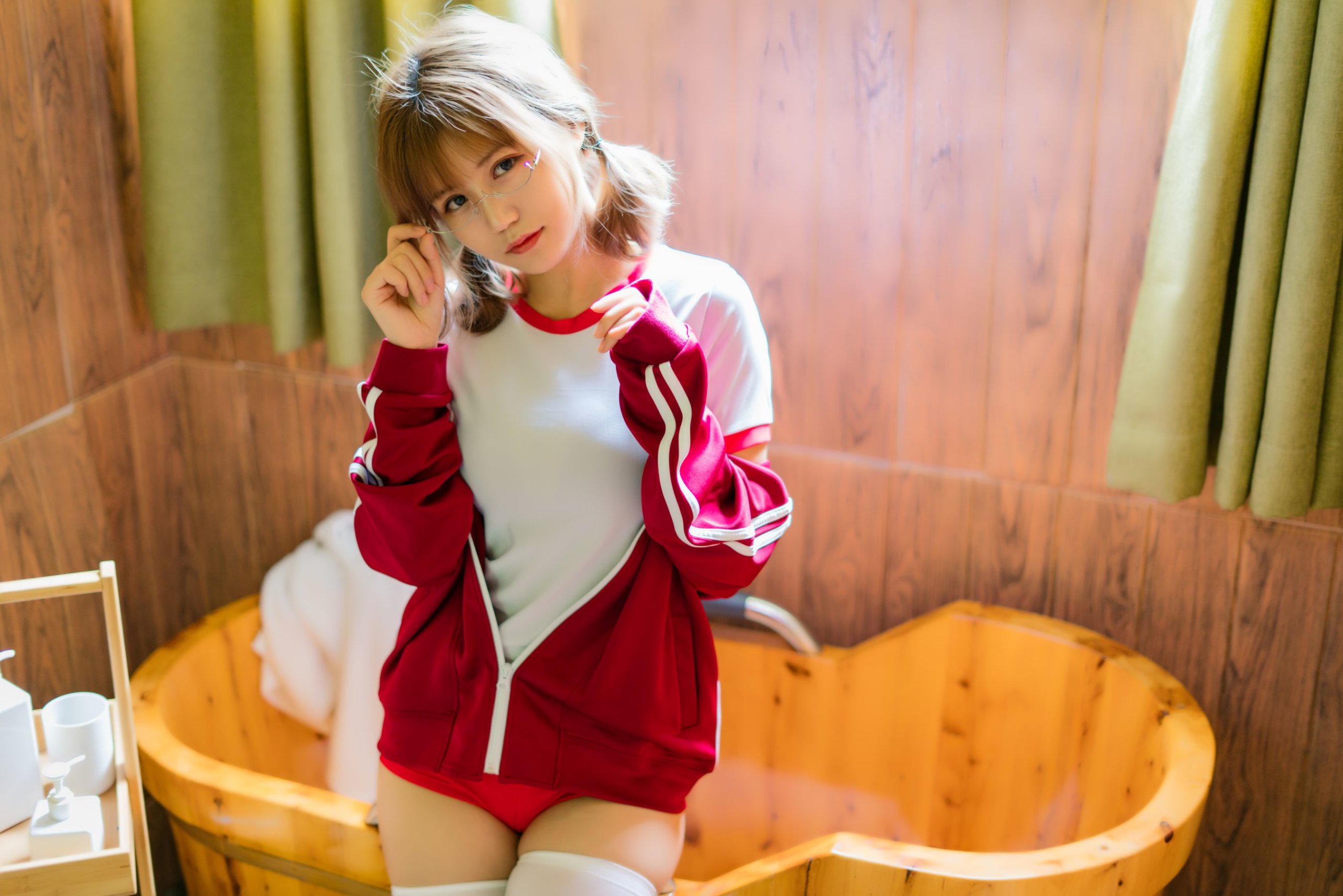 Ogura Chiyo w] Red gymnastics uniform