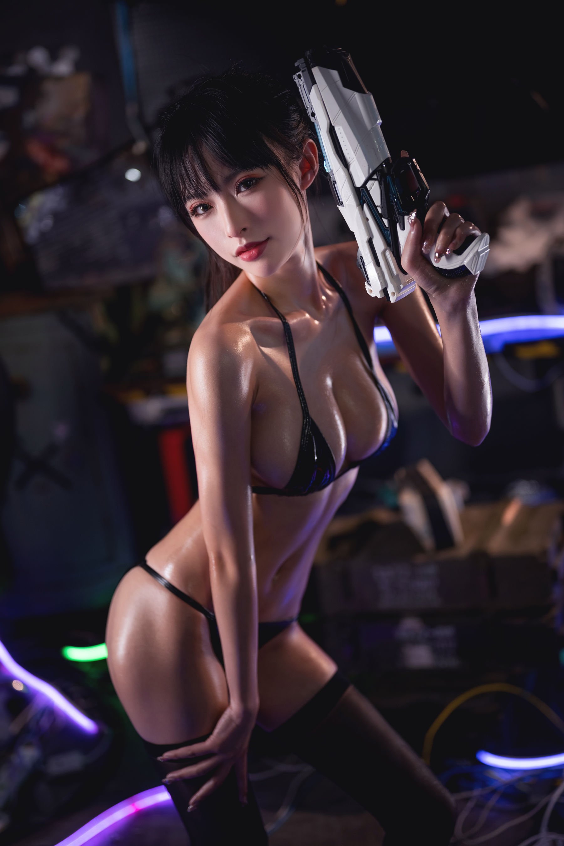 Shimizu Yuno Oiled Bikini