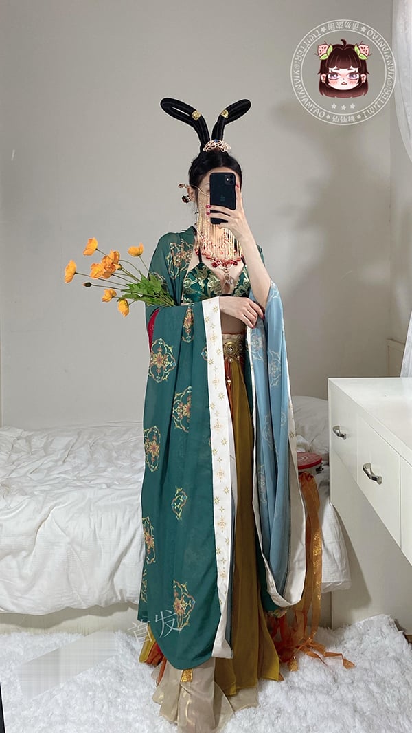 Xianxian Tao - Maid White Silk + Dunhuang Fairy