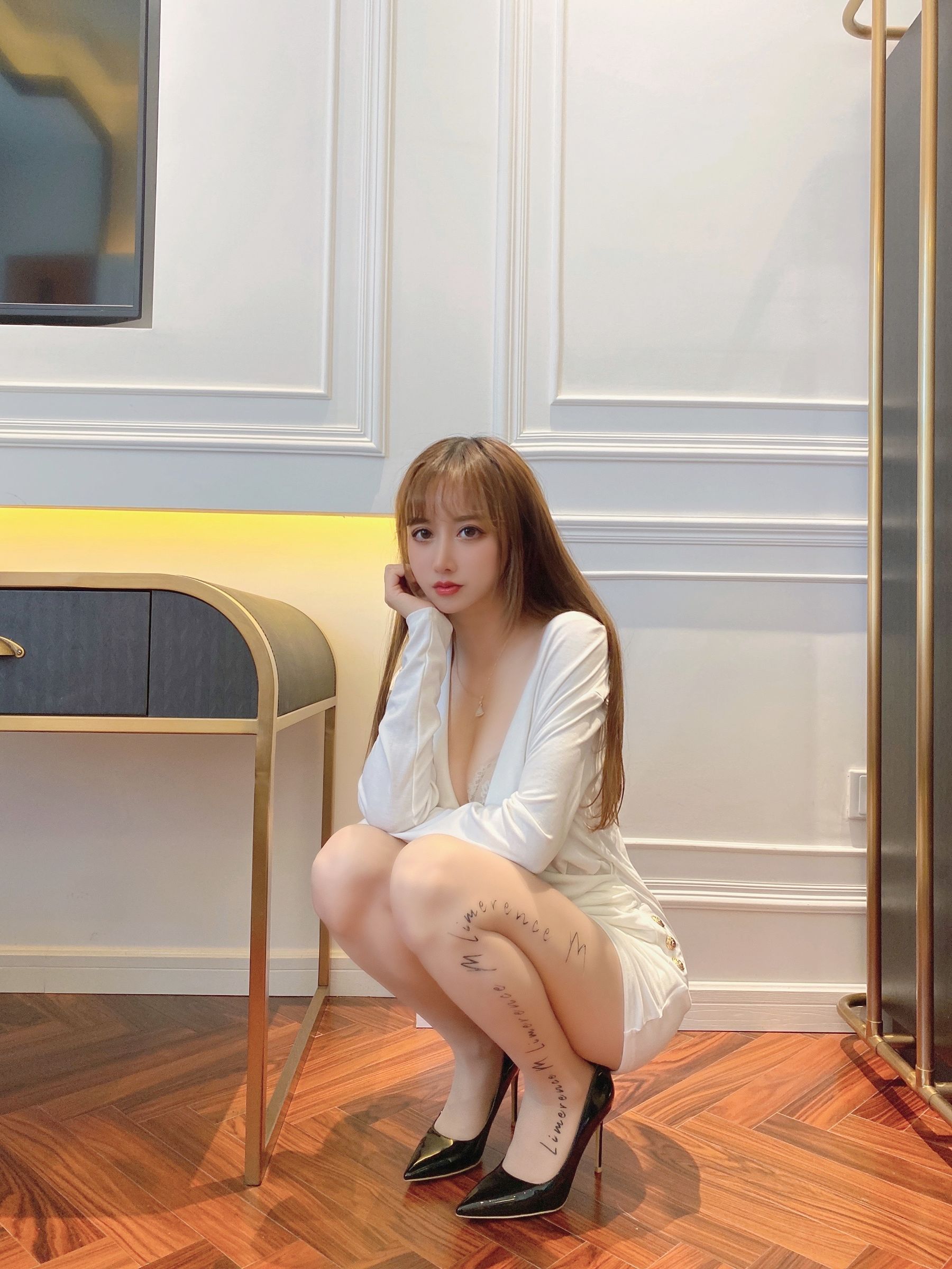 过期米线线喵 肉丝袜美腿写真