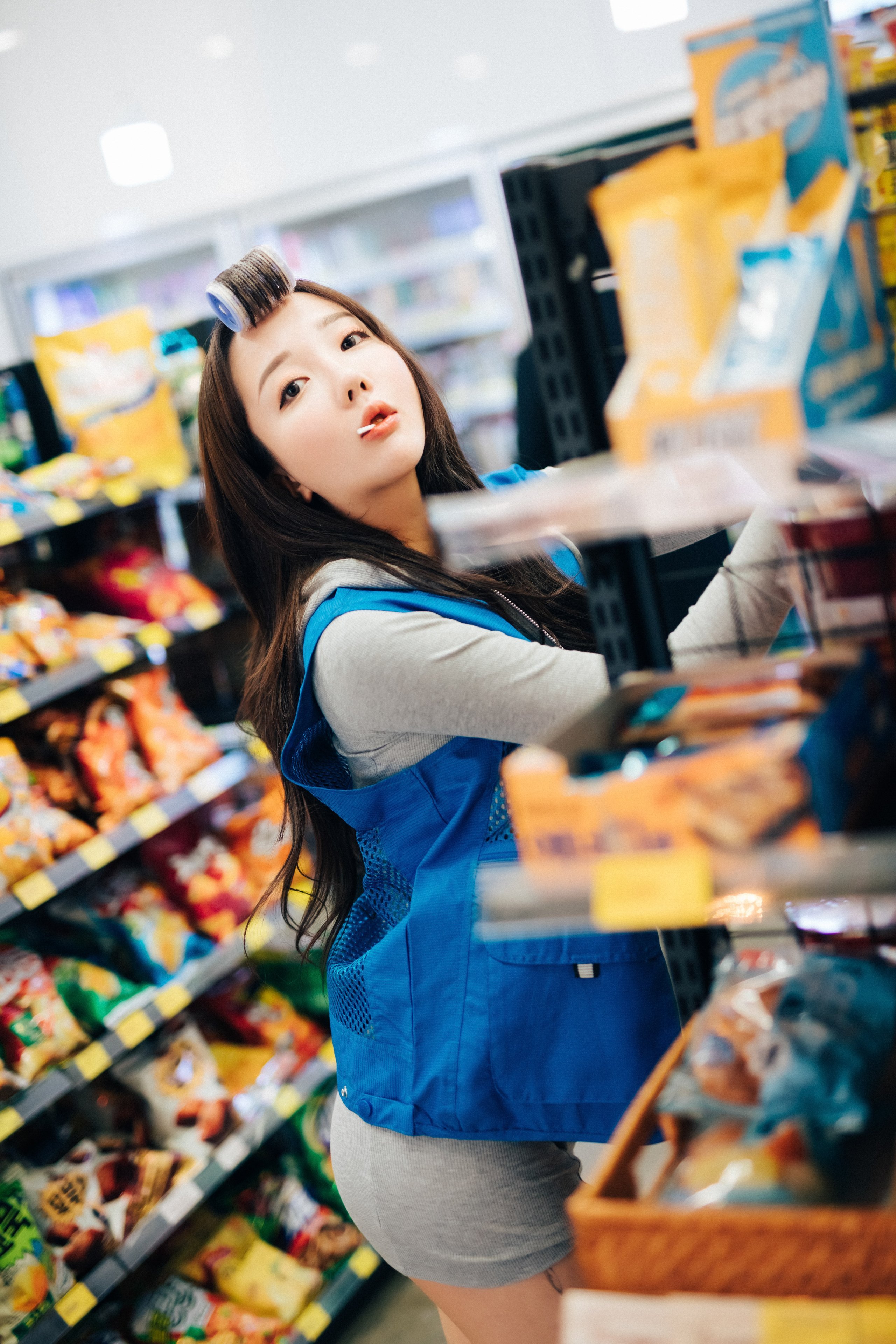 Loozy] Son Ye-Eun - Convenience Store Part Timer