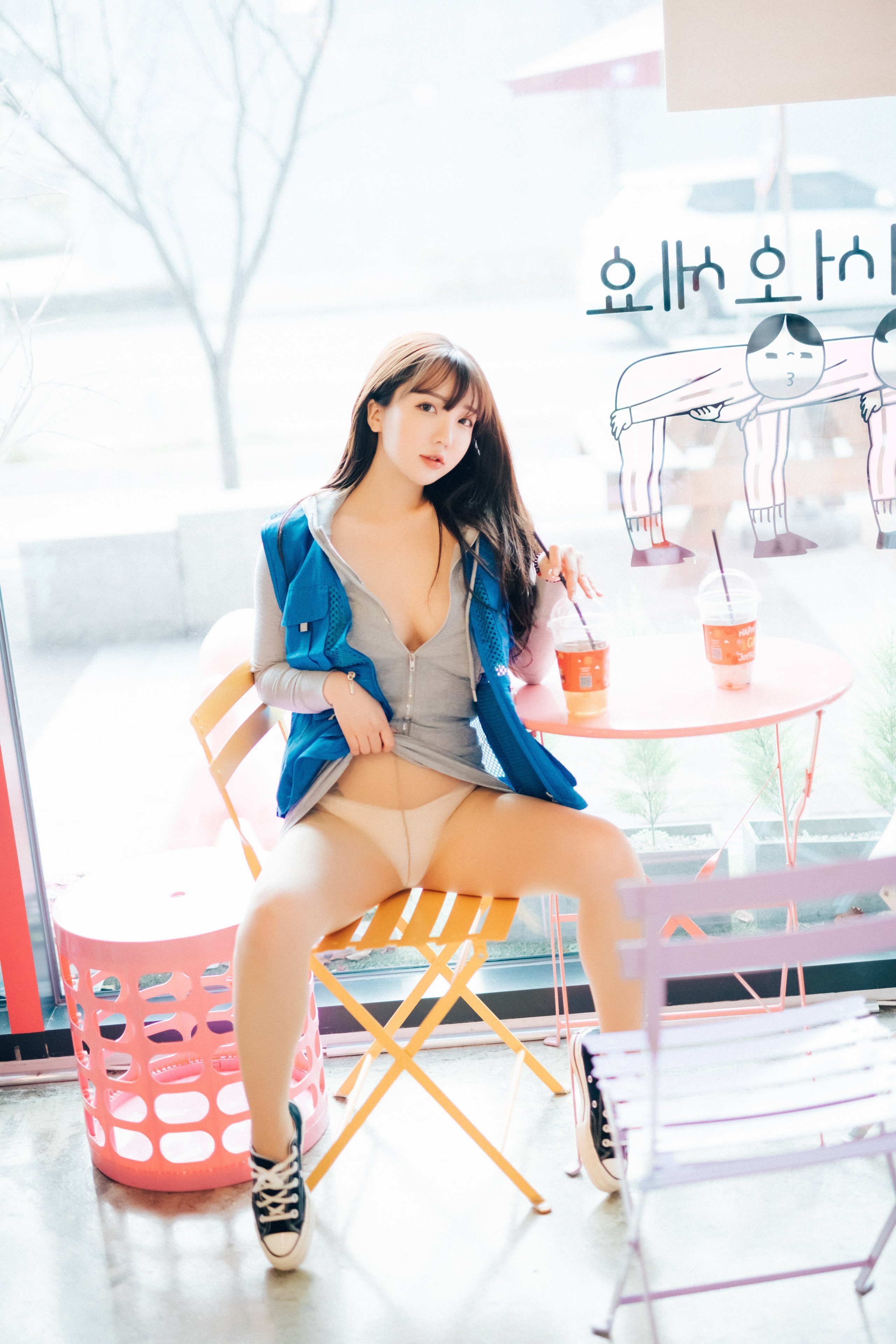 Loozy] Son Ye-eun - Nhân viên bán thời gian cửa hàng tiện lợi