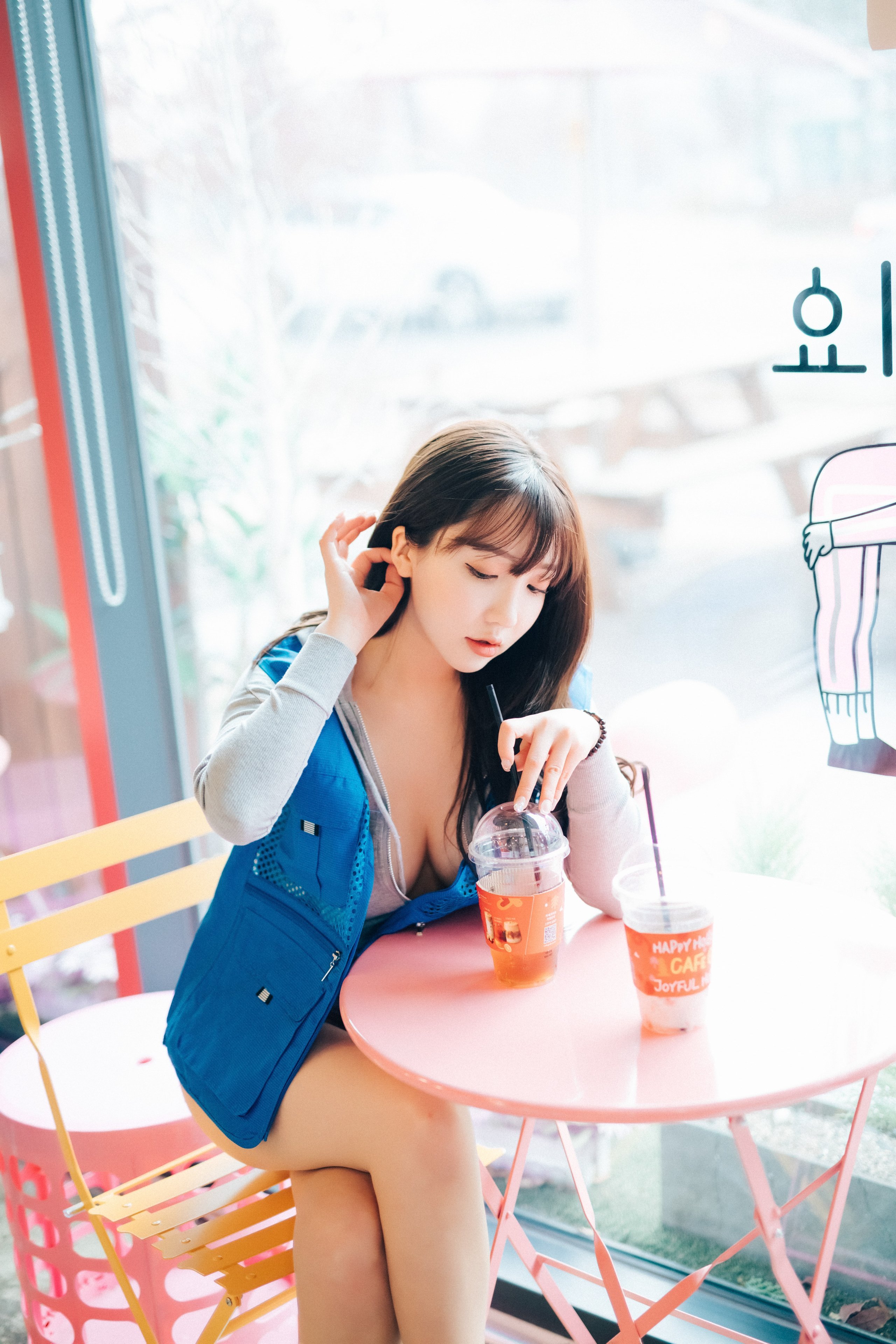 Loozy] Son Ye-eun - Nhân viên bán thời gian cửa hàng tiện lợi