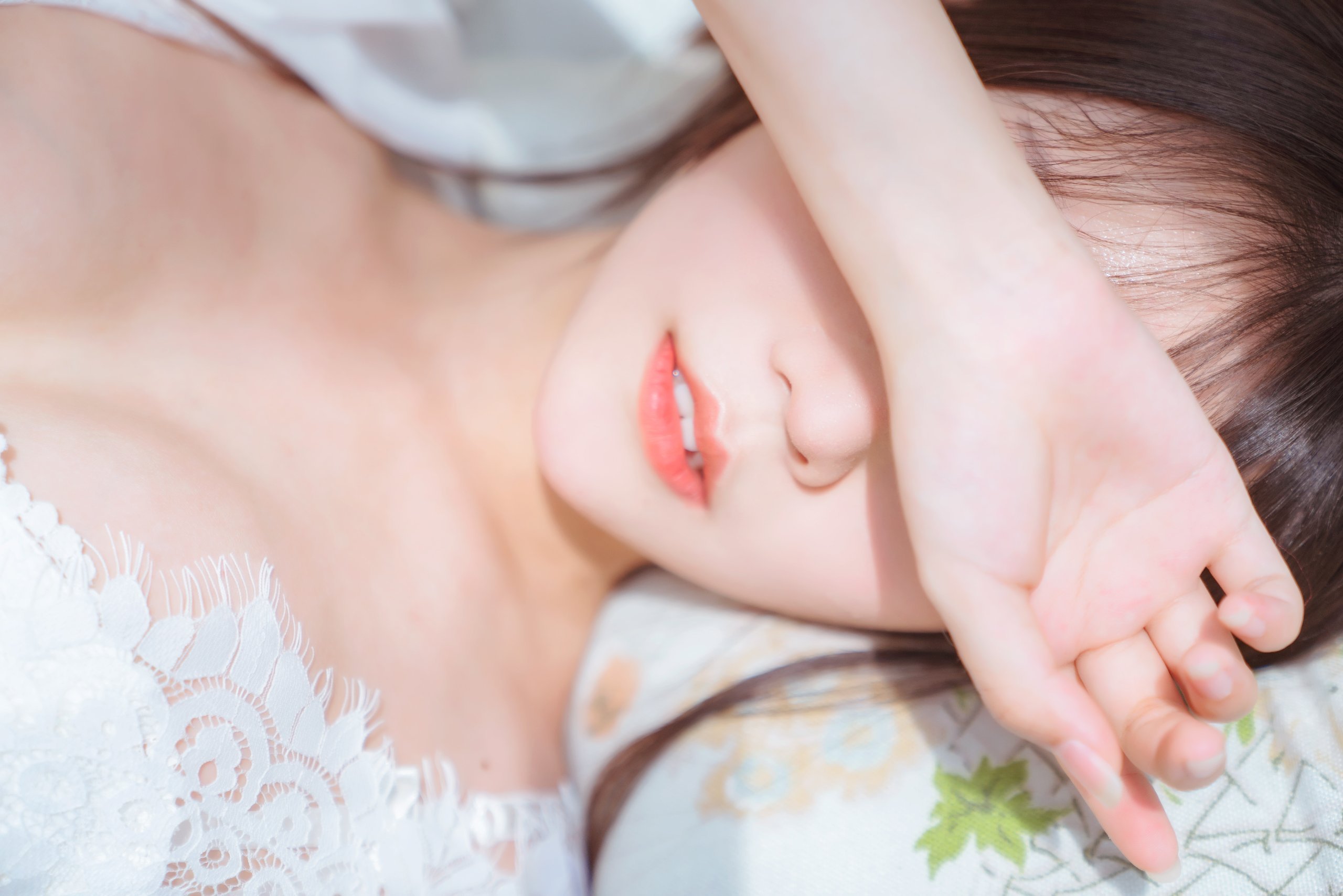 香草ミャオルル - ガラスハウスの少女