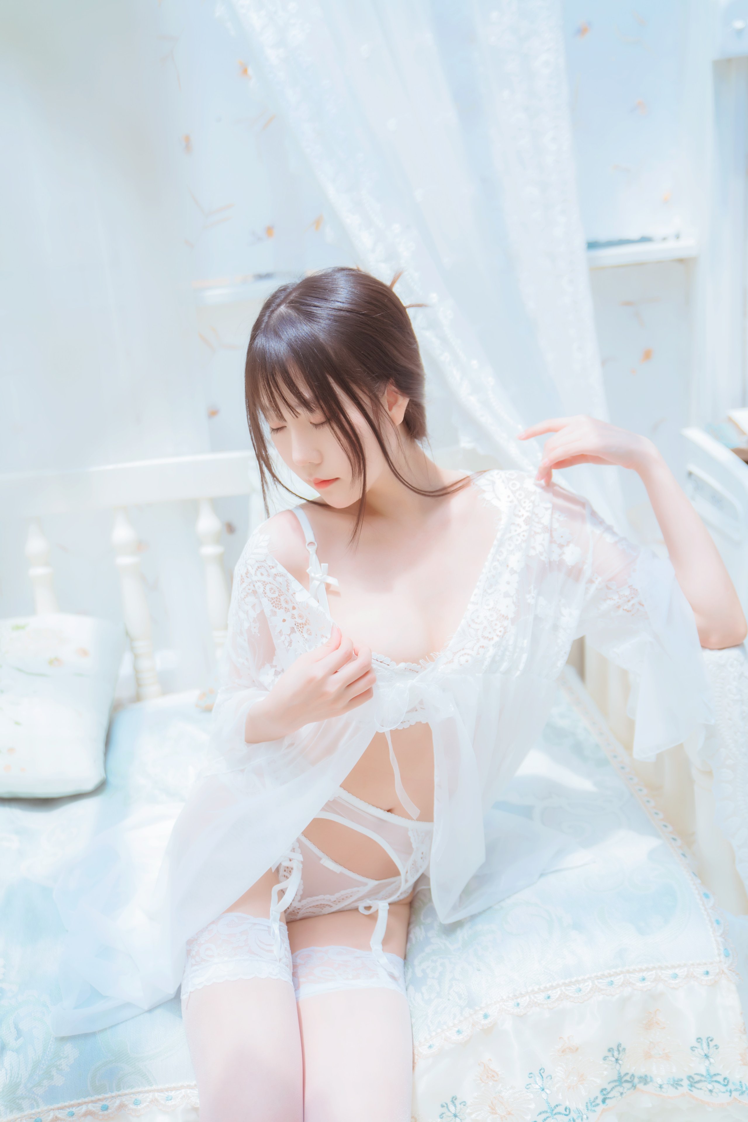 香草ミャオルル - ガラスハウスの少女
