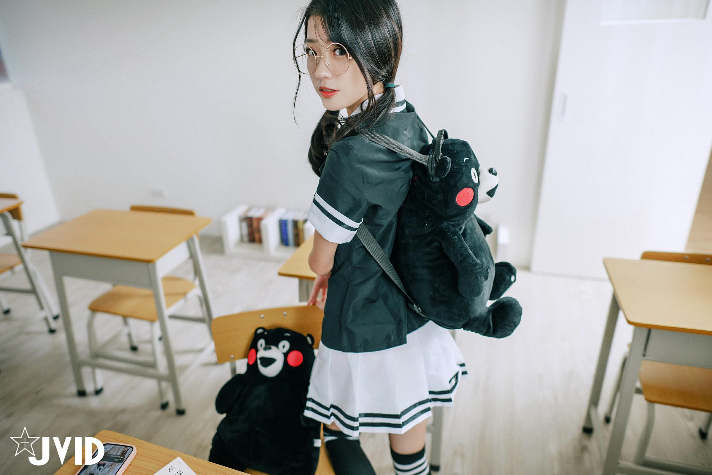妍妍 - 甜美校園女孩誘惑 (P)