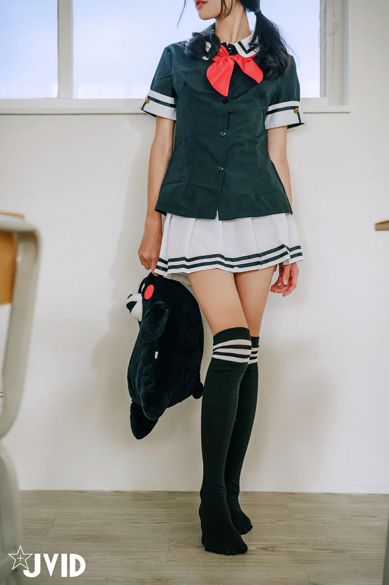 妍妍 - 甜美校園女孩誘惑 (P)