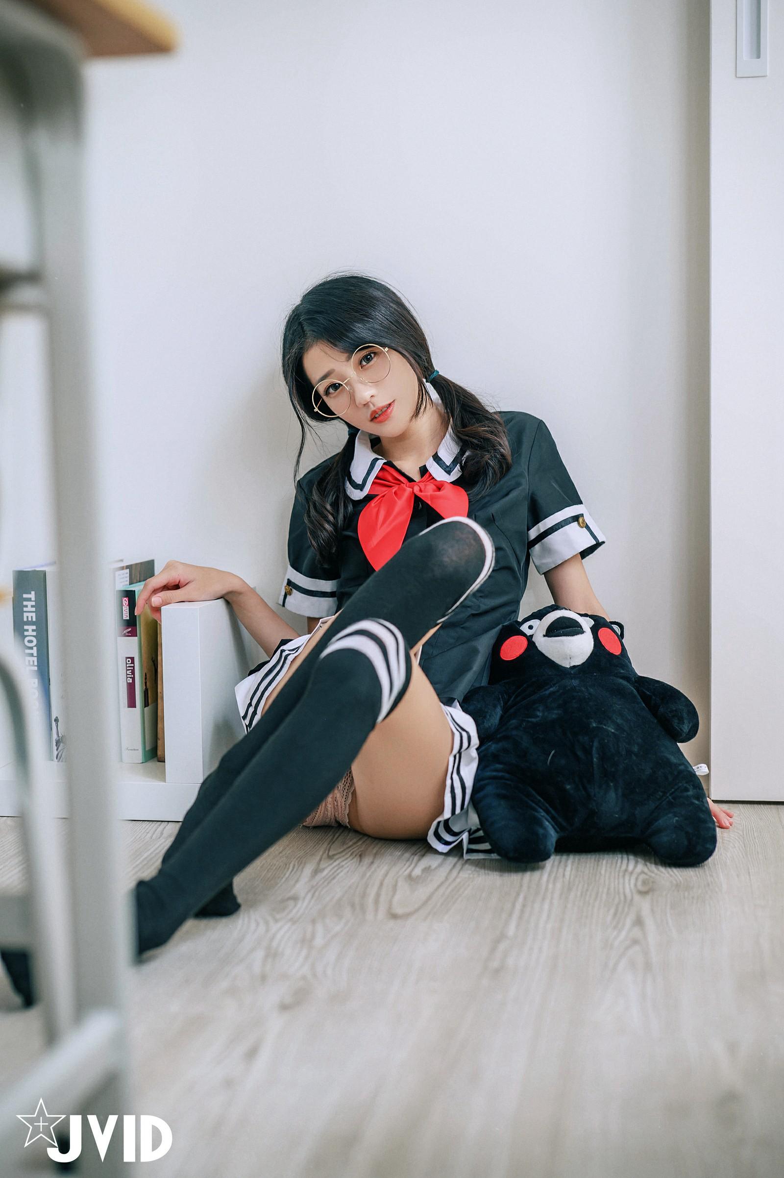 妍妍 - 甜美校園女孩誘惑 (P)