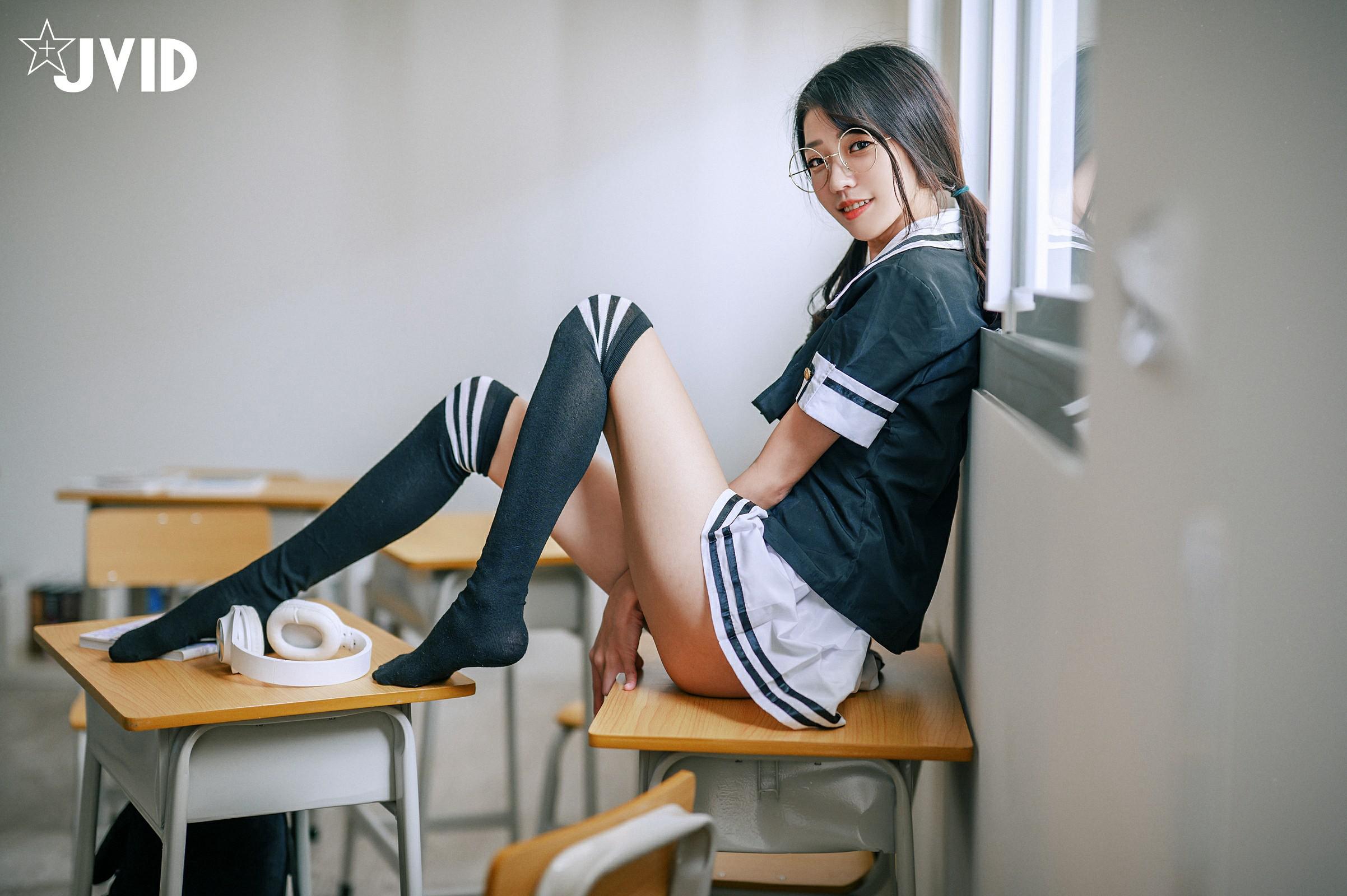 妍妍 - 甜美校園女孩誘惑 (P)