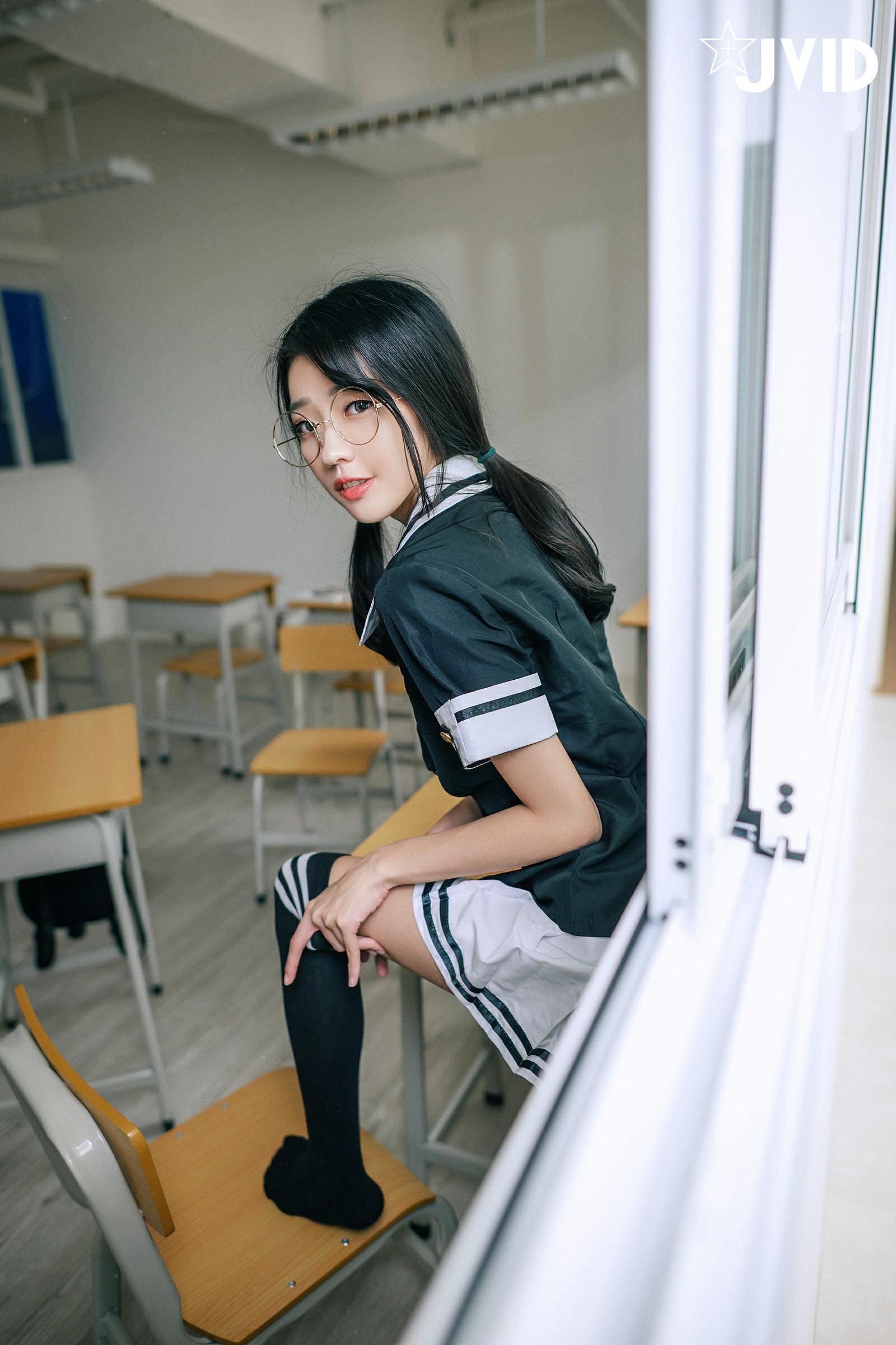 妍妍 - 甜美校園女孩誘惑 (P)