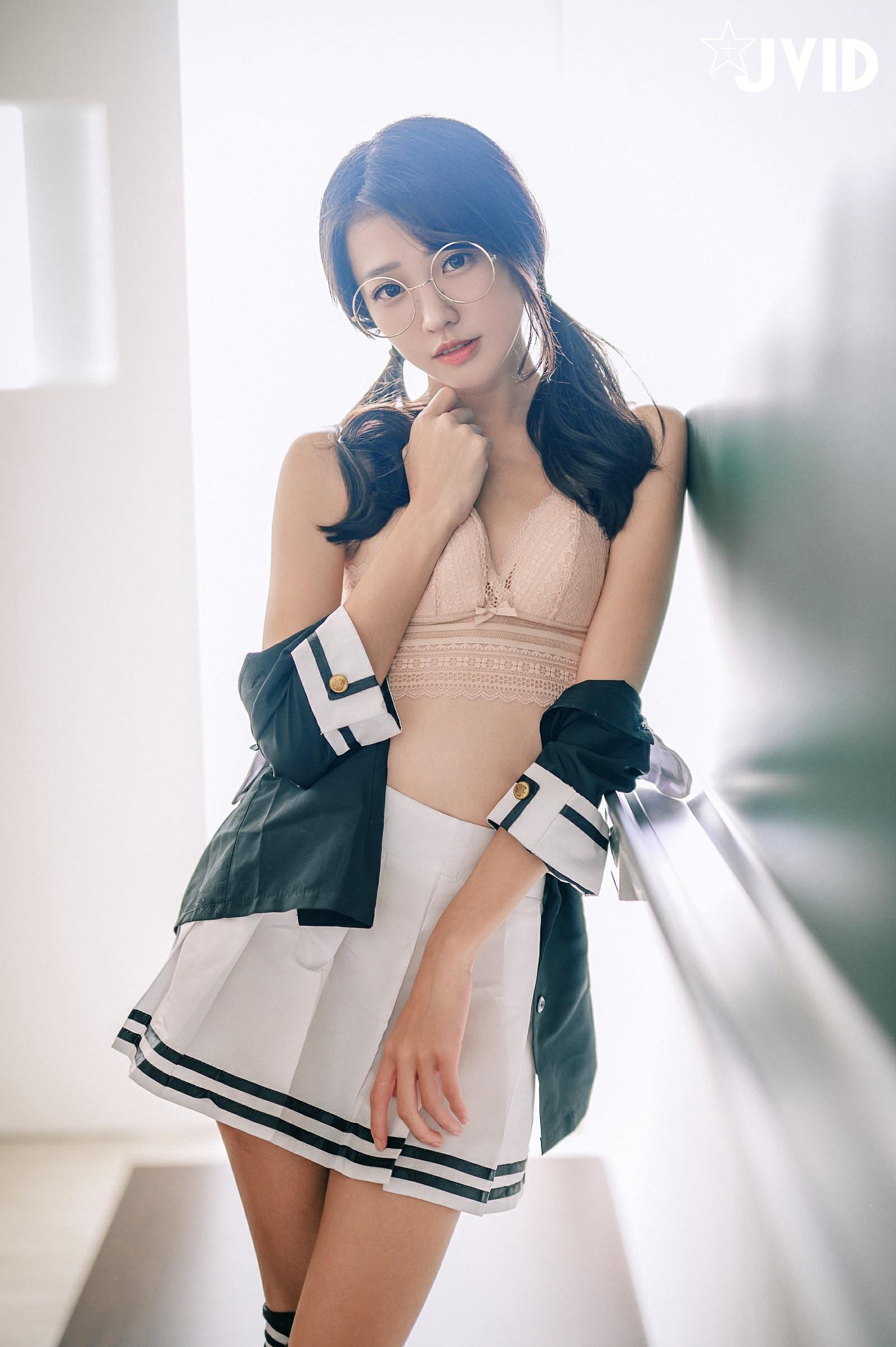 妍妍 - 甜美校園女孩誘惑 (P)