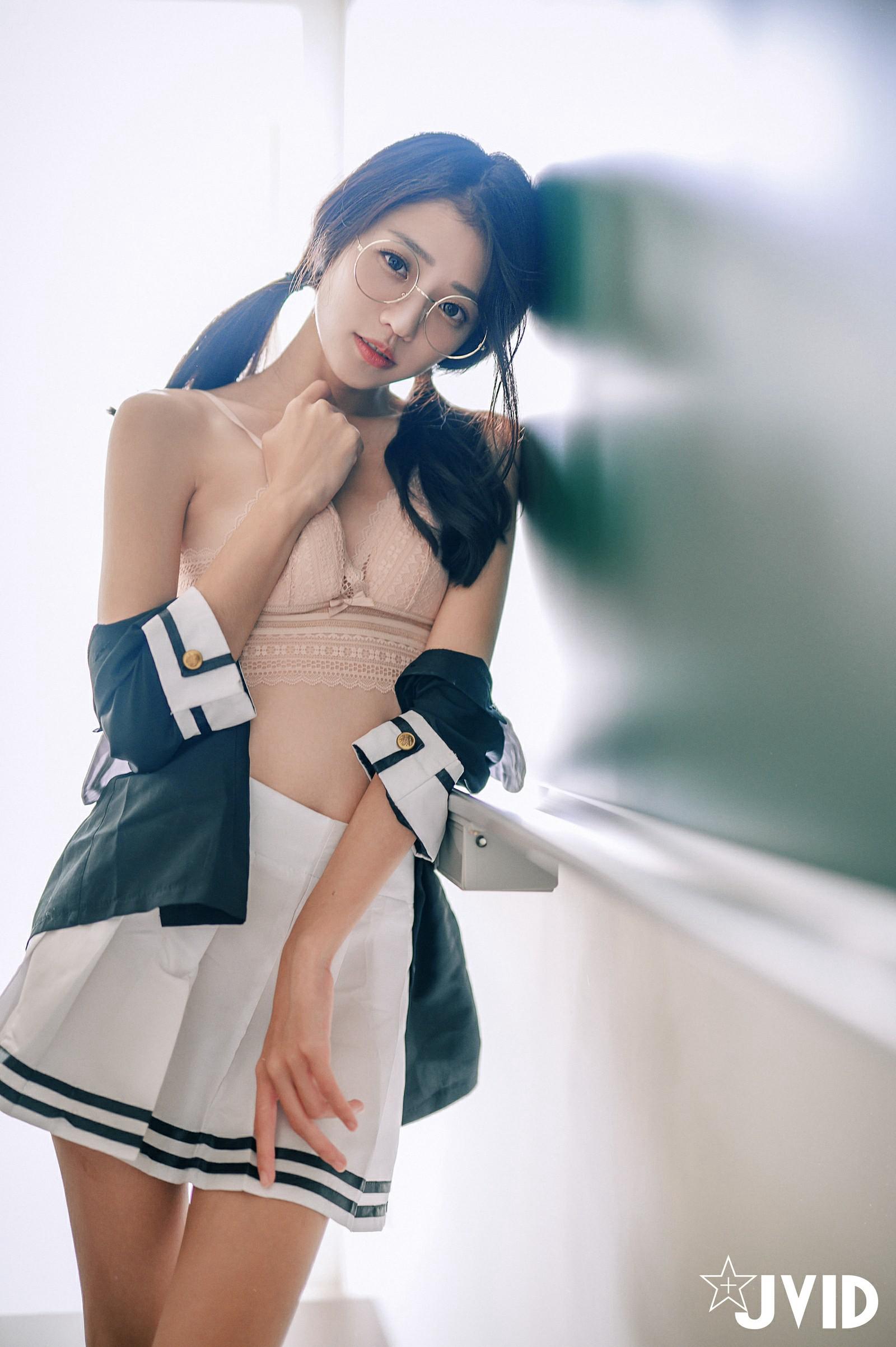 妍妍 - 甜美校園女孩誘惑 (P)