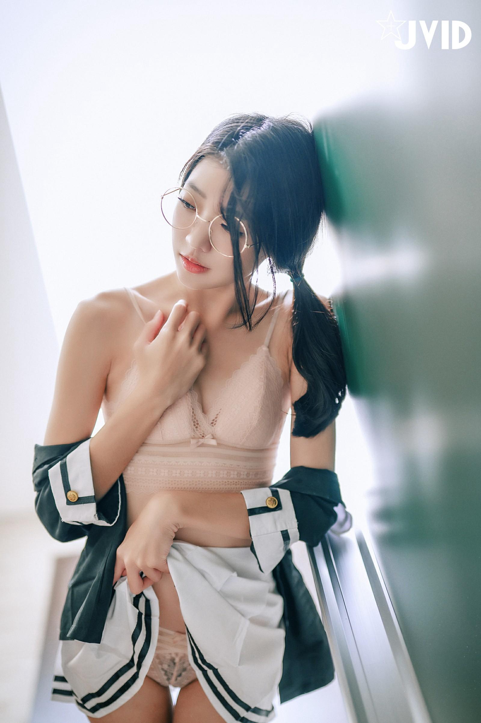 妍妍 - 甜美校園女孩誘惑 (P)