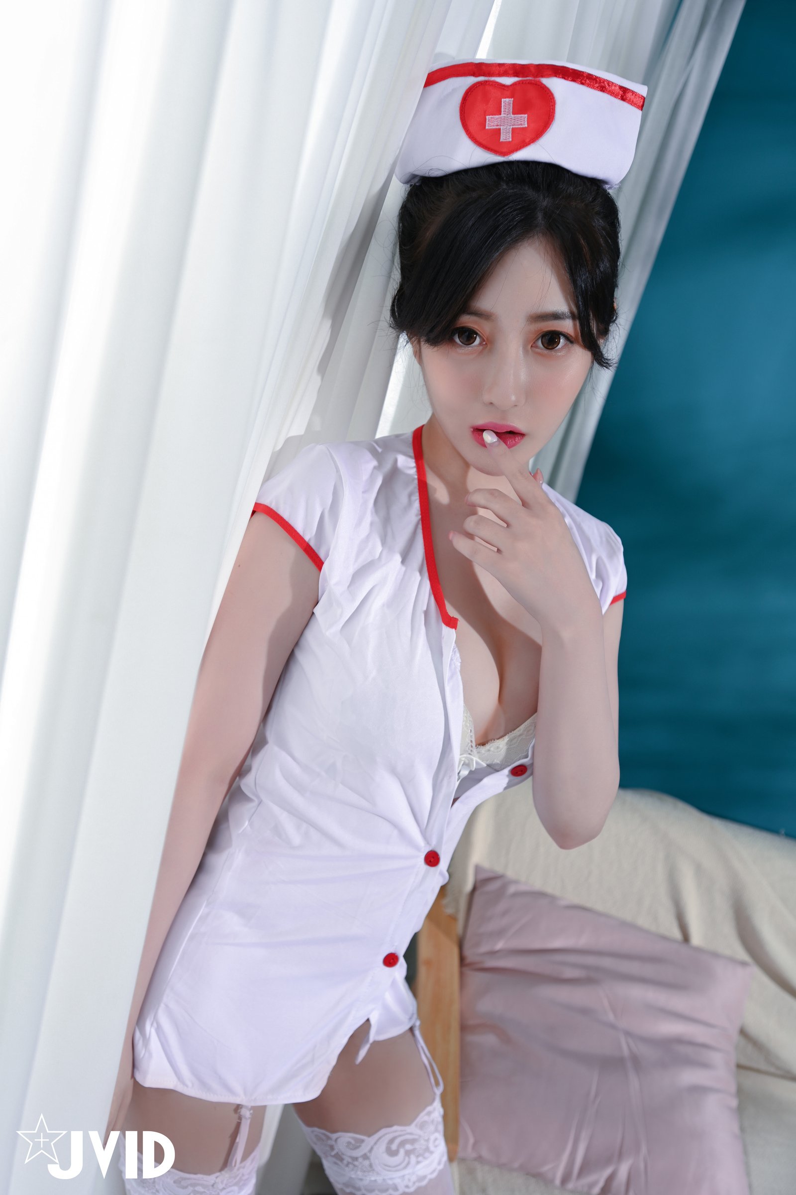 리나-제비드_버릇없는 간호사 (A)