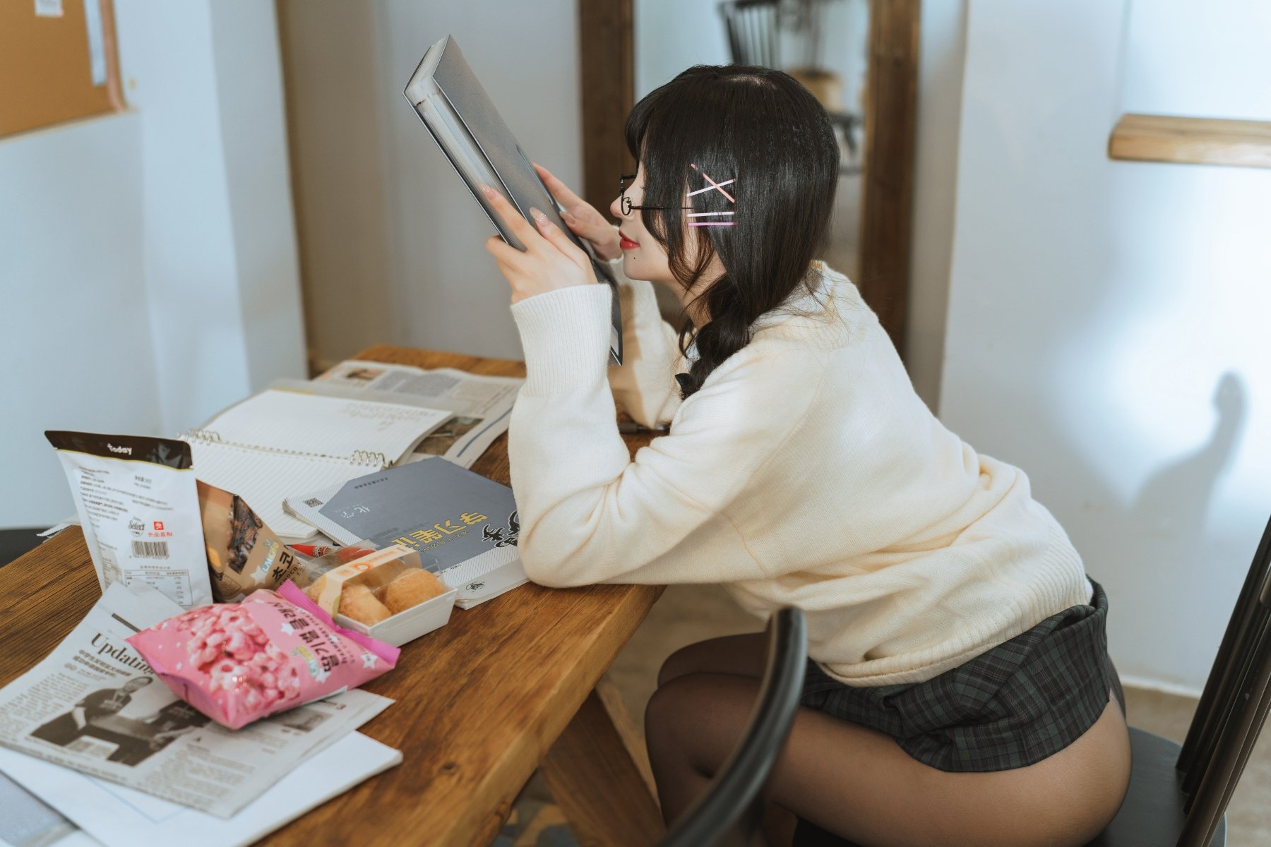 Rioko Liang Liang Zi - About the Fact That My hood Friend is a Nymphomaniac