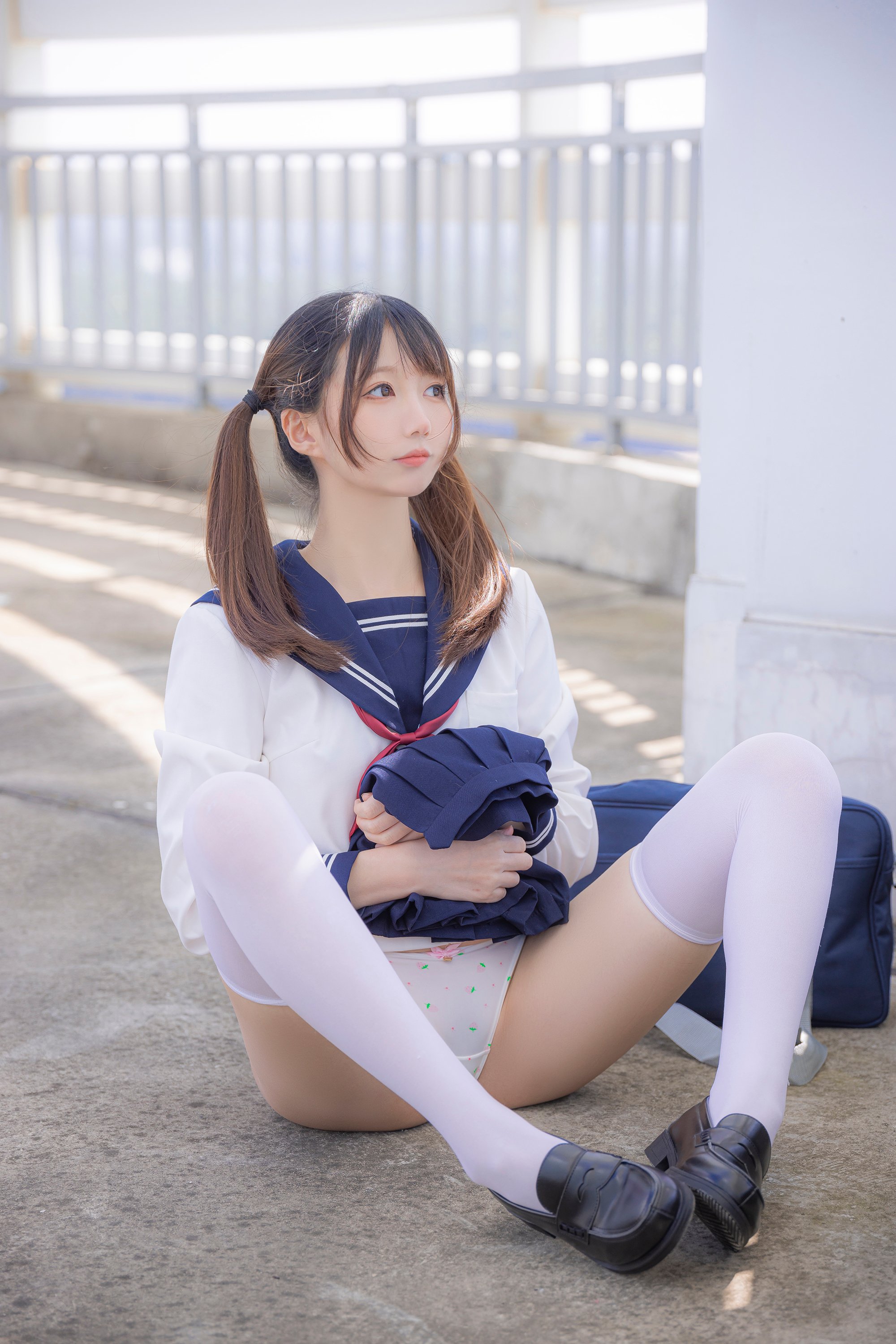Nagisa魔物喵] JK醬的屋上露出