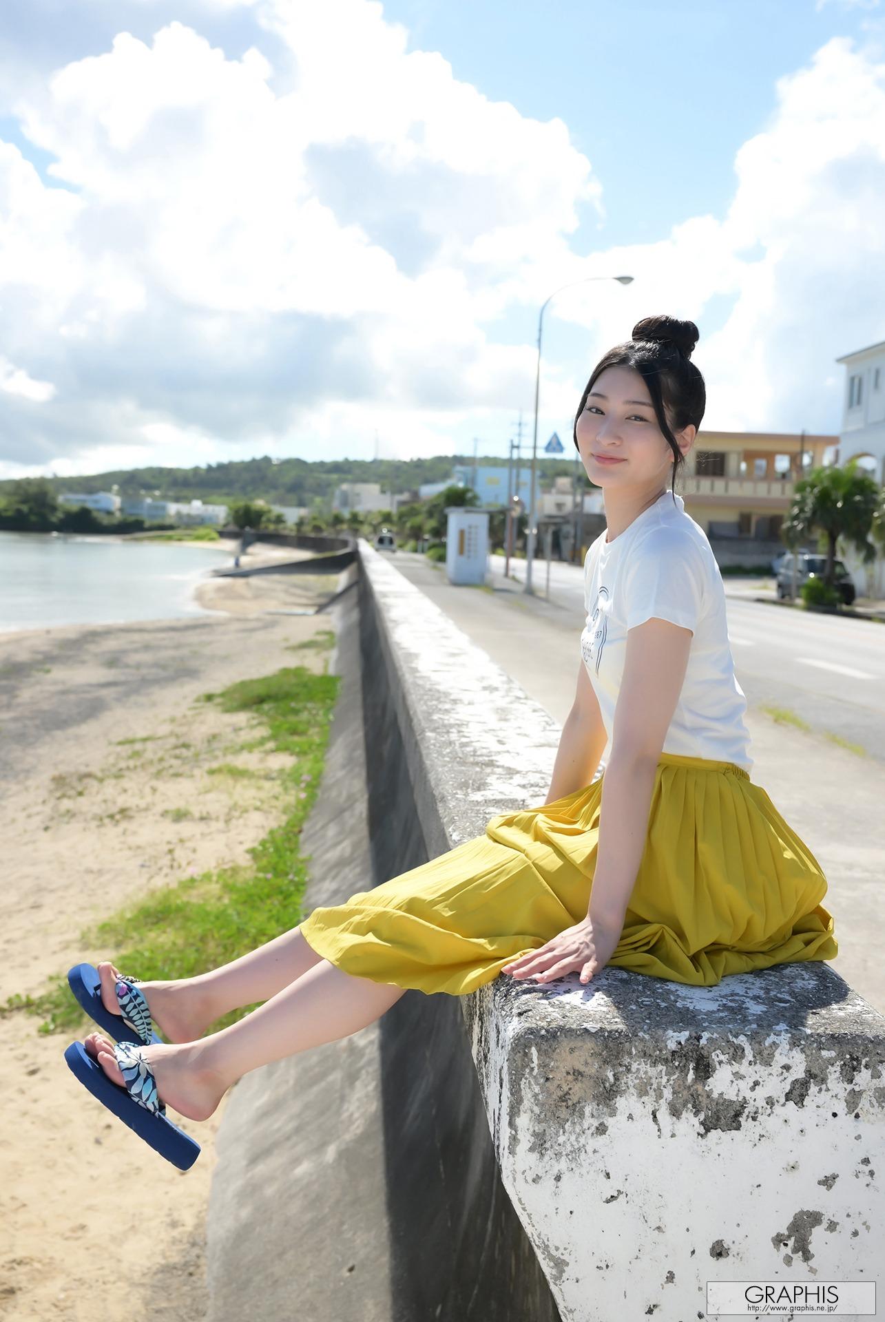 [Graphis] Gals - Suzu Honjo 本庄鈴 「Feeling」161P