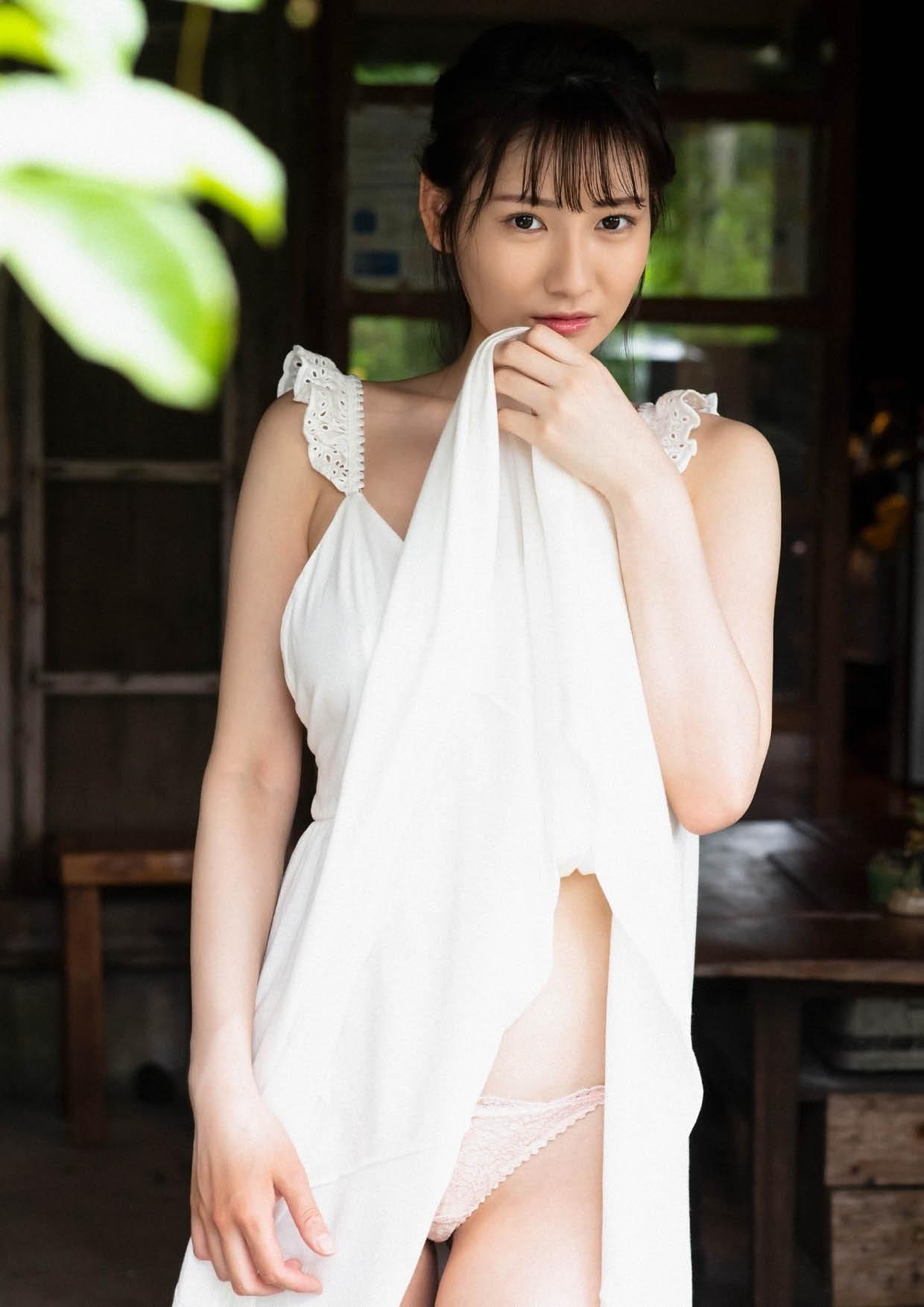 Yamagata Ai 1st Photo Collection ⎾ Ria ⏌ 112P