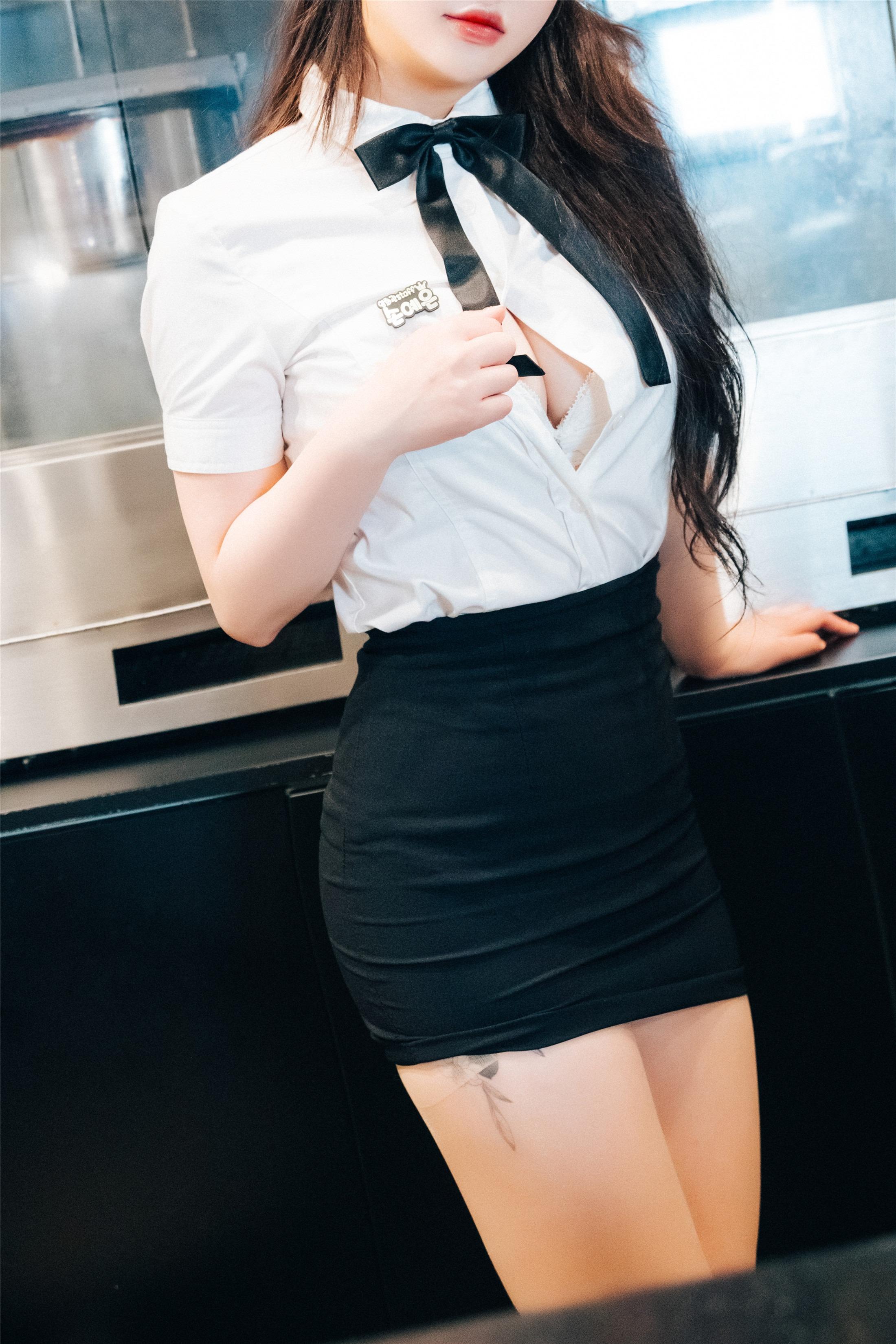 [Loozy] Son Ye-Eun (손예은) - Ticket Girl 120P