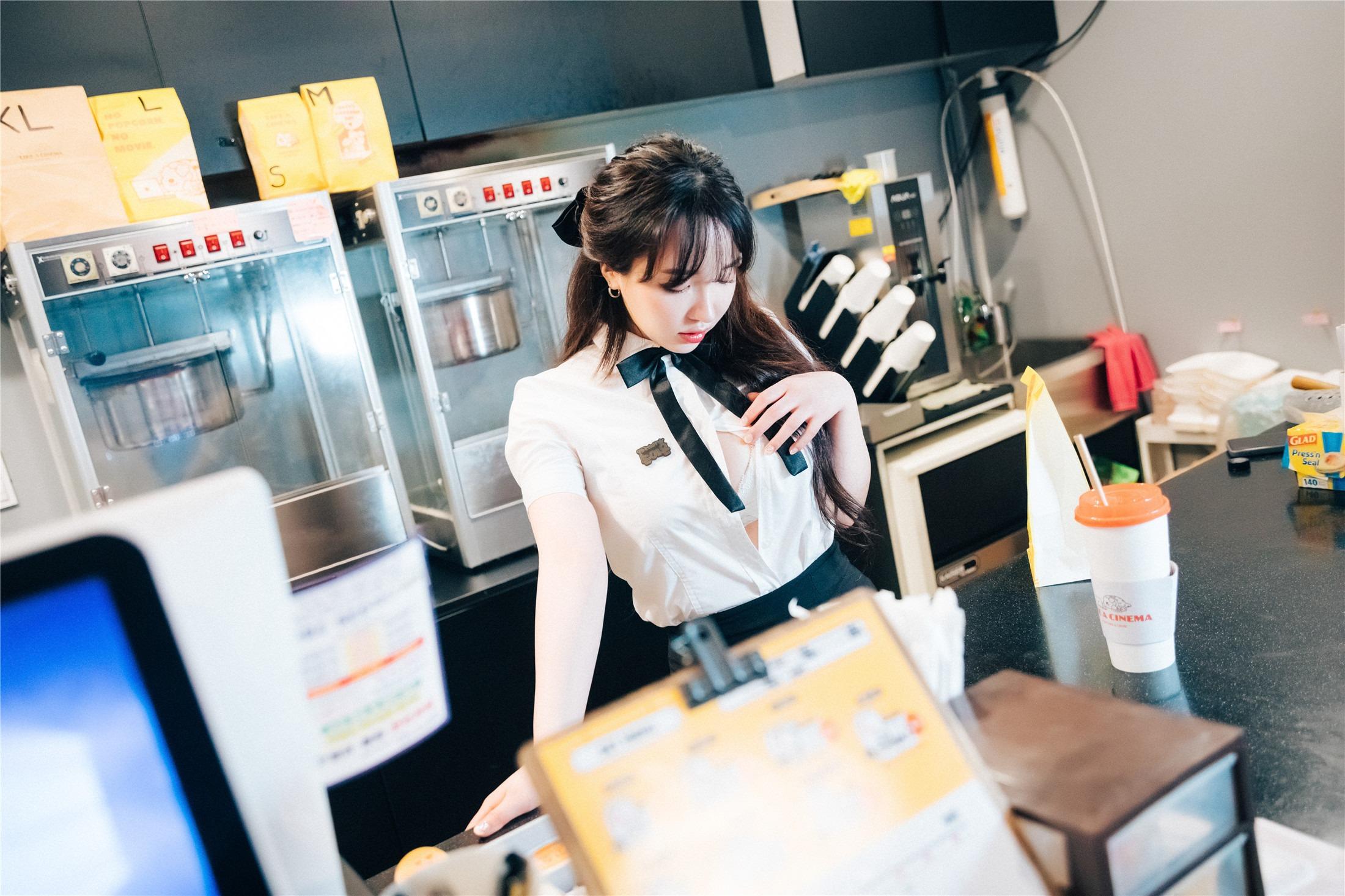 [Loozy] Son Ye-Eun (손예은) - Ticket Girl 120P