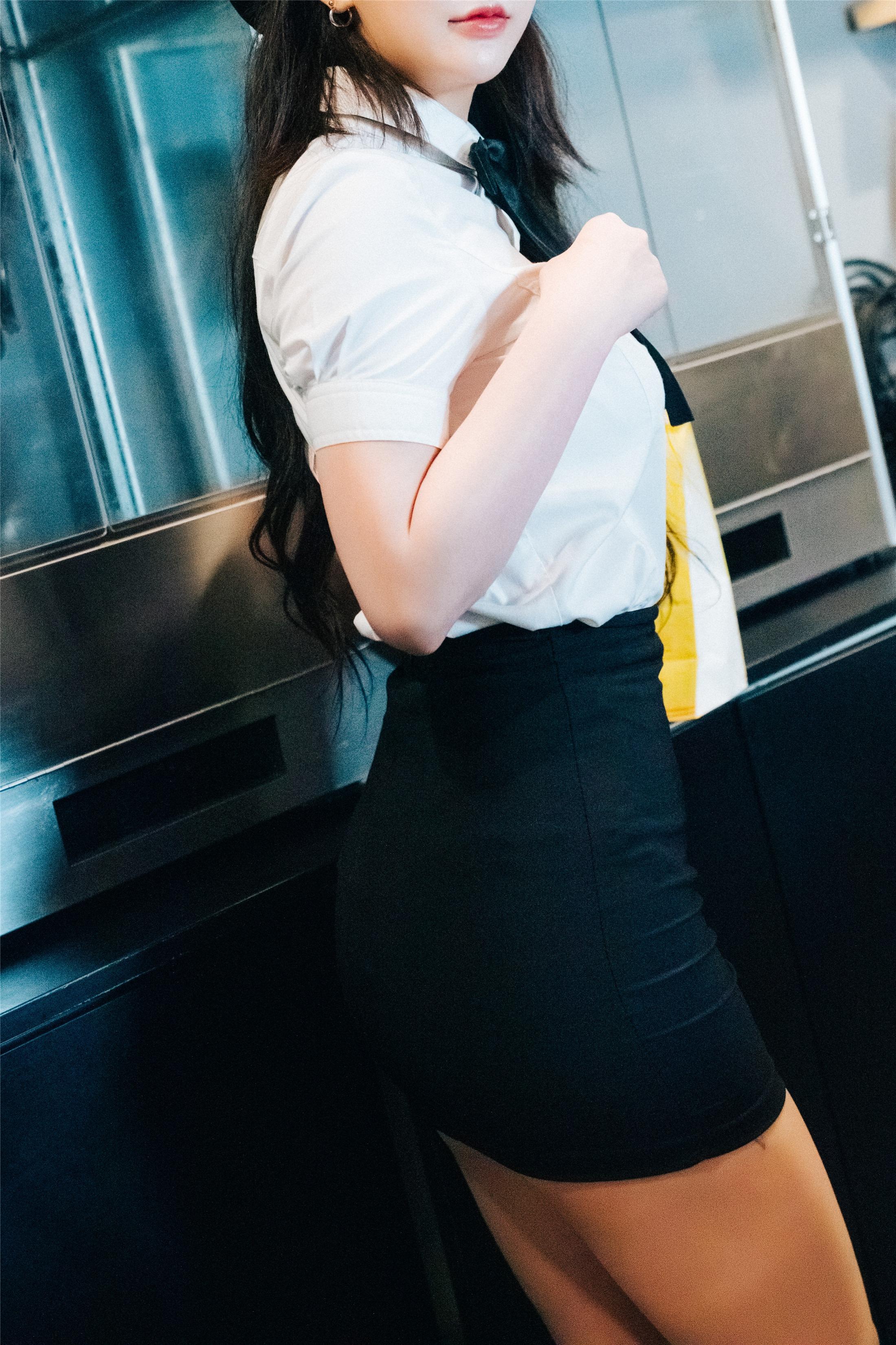 [Loozy] Son Ye-Eun (손예은) - Ticket Girl 120P