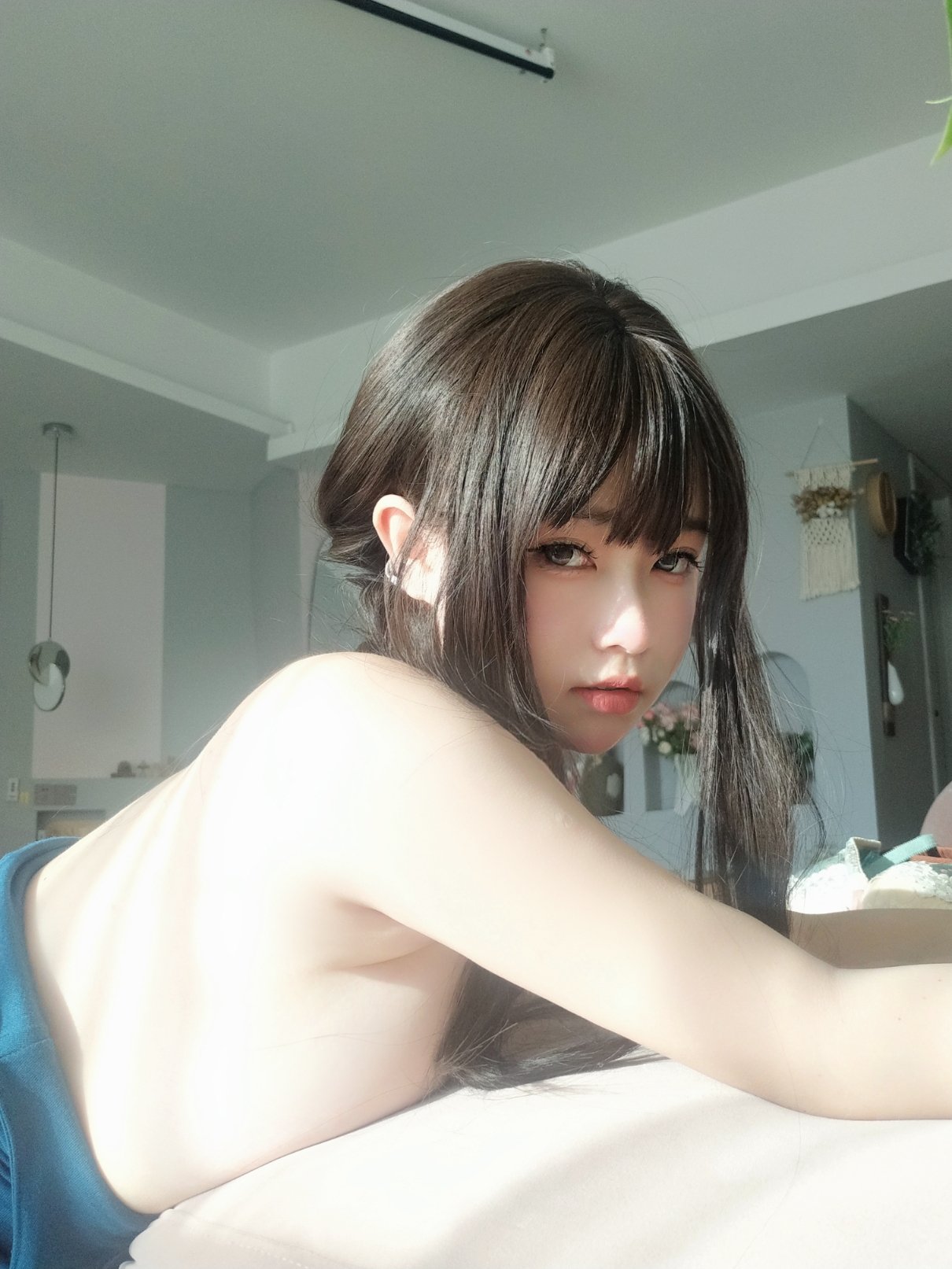 Female Lead K No. 002, the Sister Enjoying the Cool
