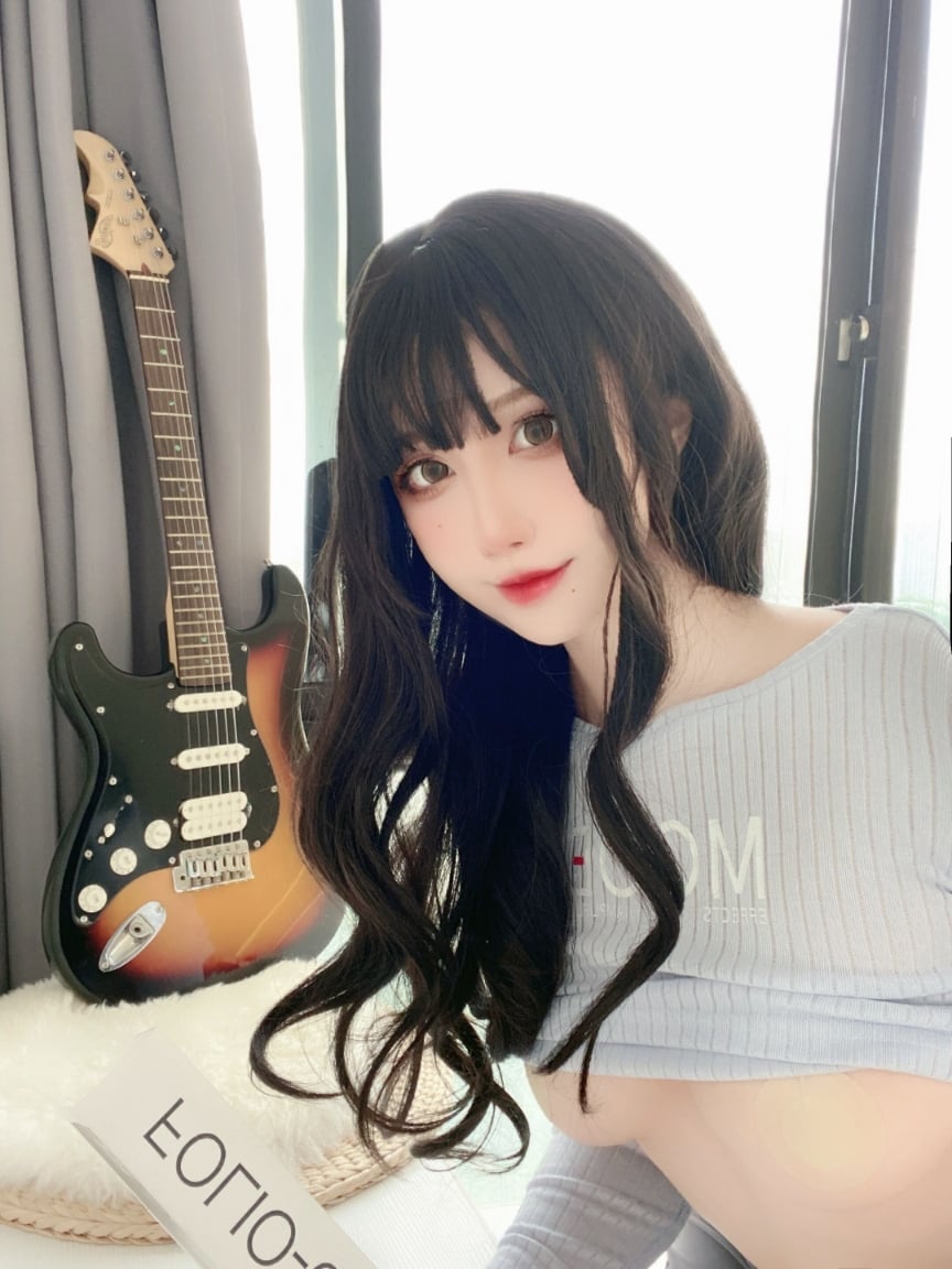 キュウキョクジーン ギター妹 ペンシルスカート