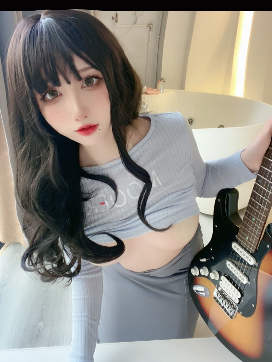 キュウキョクジーン ギター妹 ペンシルスカート