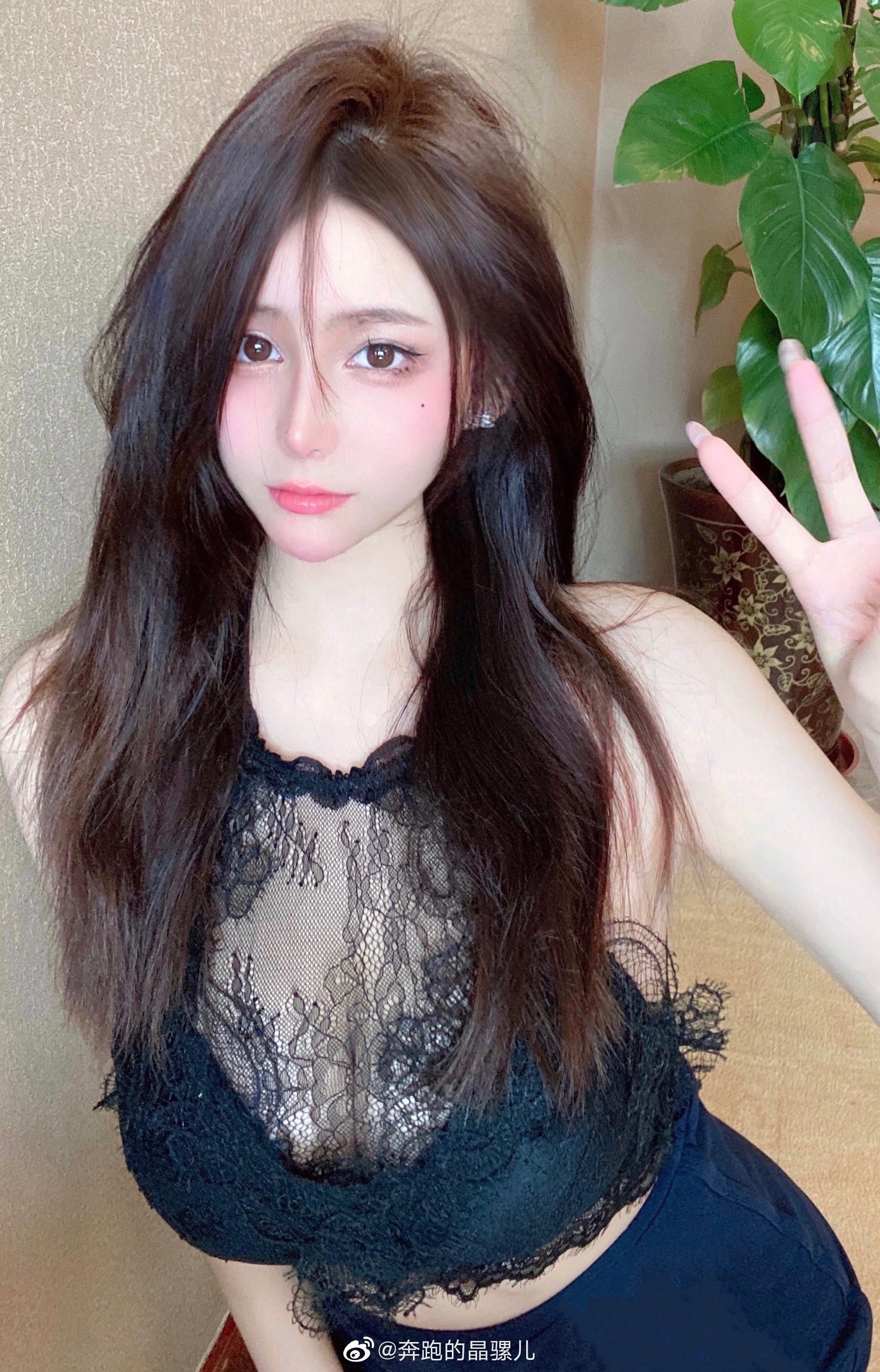 Hình ảnh linh tinh Weibo của Jing Luor Đang Chạy