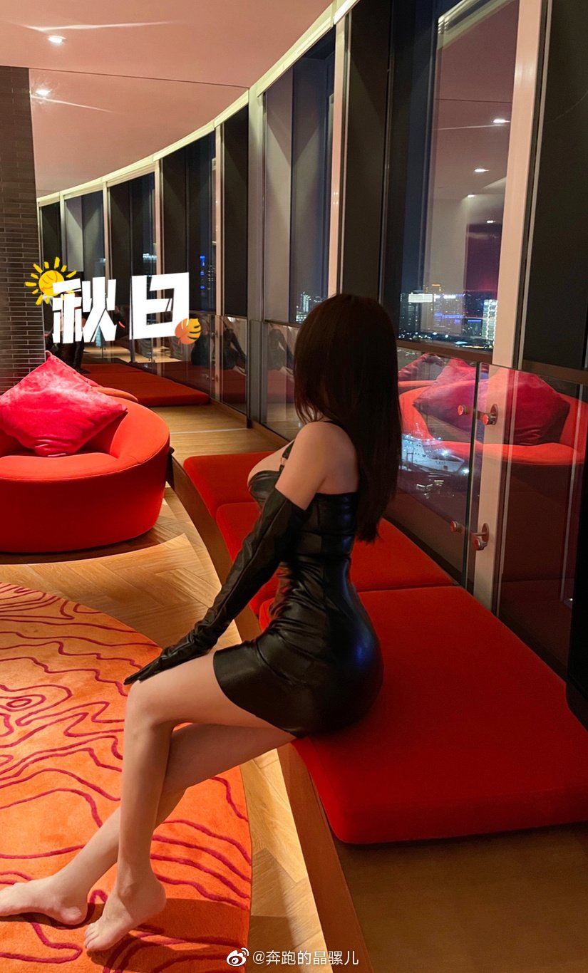 Running Crystal Snail's Weibo Miscellaneous Pictures